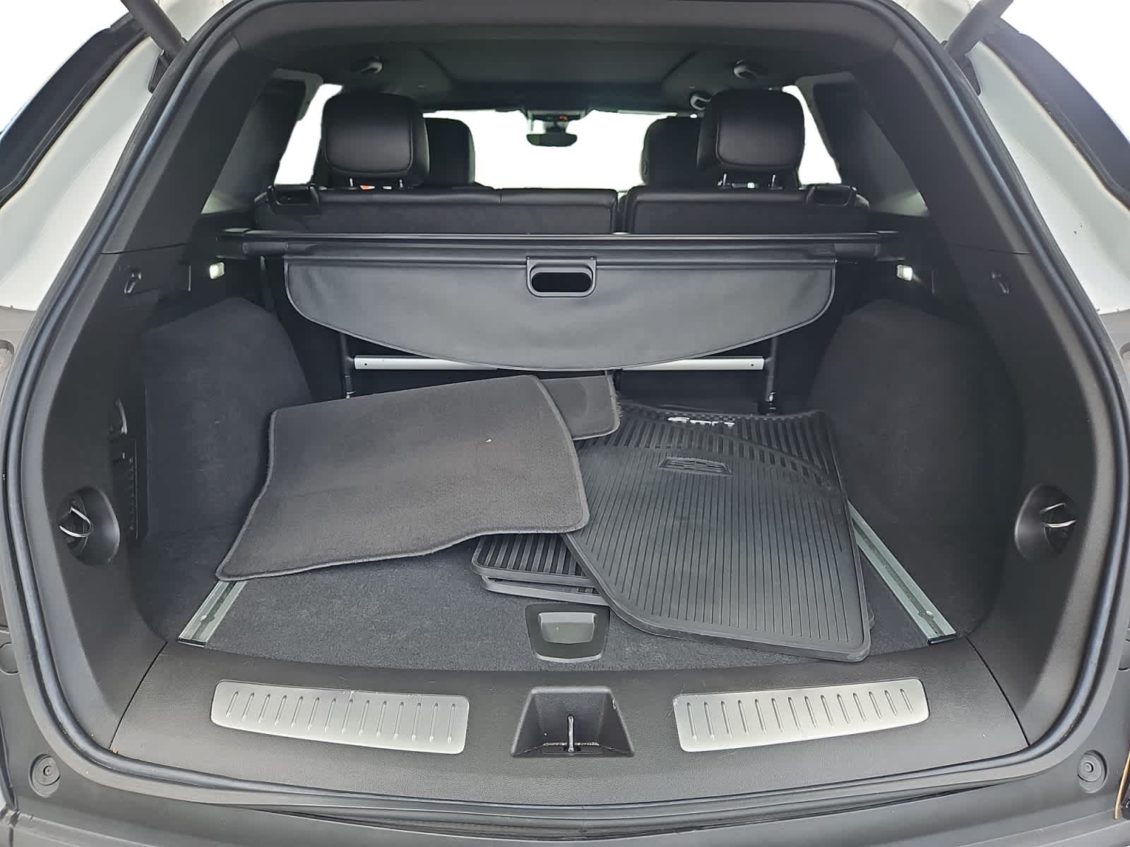 used 2023 Cadillac XT5 car, priced at $33,788