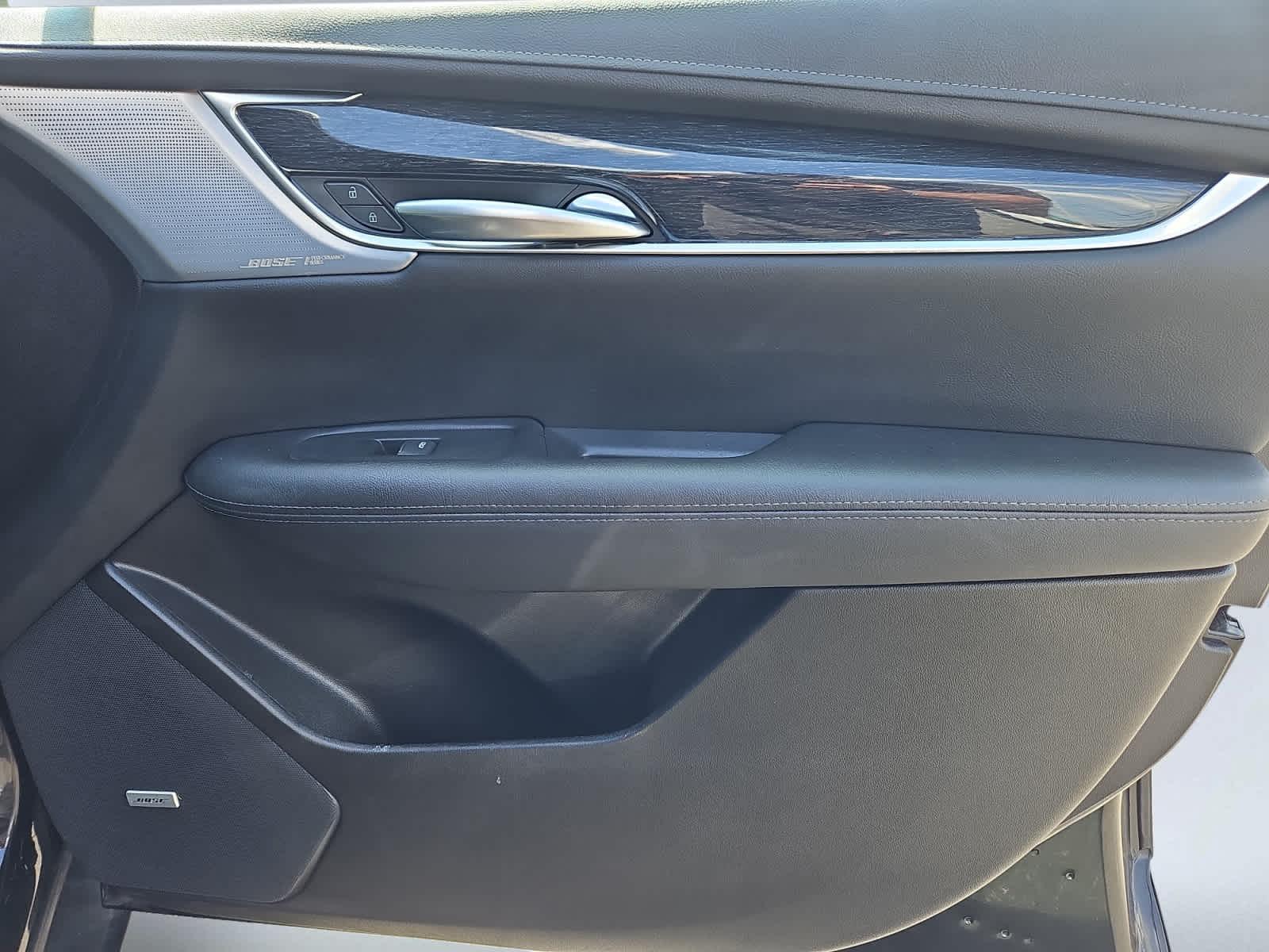 used 2023 Cadillac XT5 car, priced at $33,988