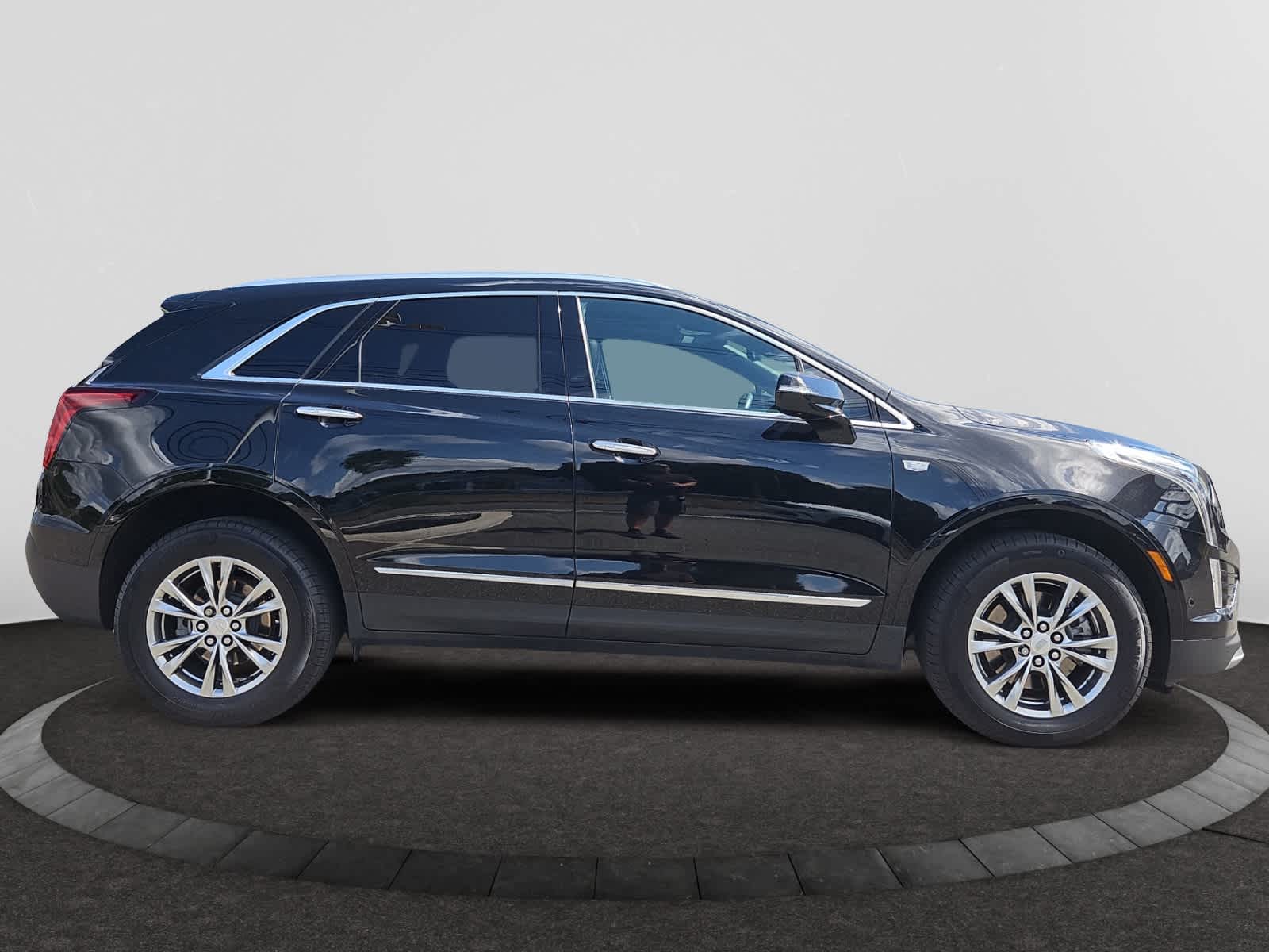 used 2023 Cadillac XT5 car, priced at $33,988