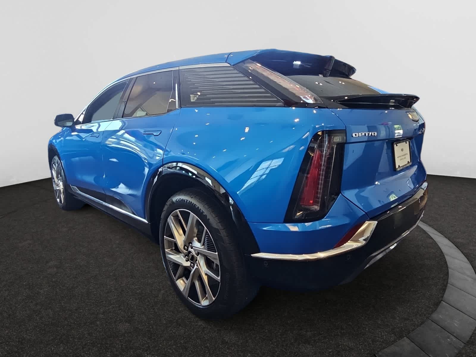 new 2025 Cadillac OPTIQ car, priced at $57,215