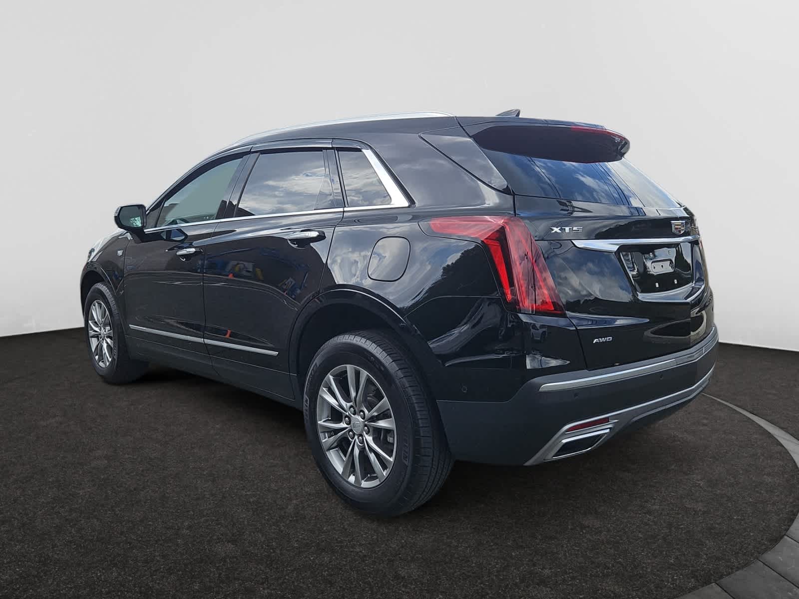 used 2020 Cadillac XT5 car, priced at $26,888