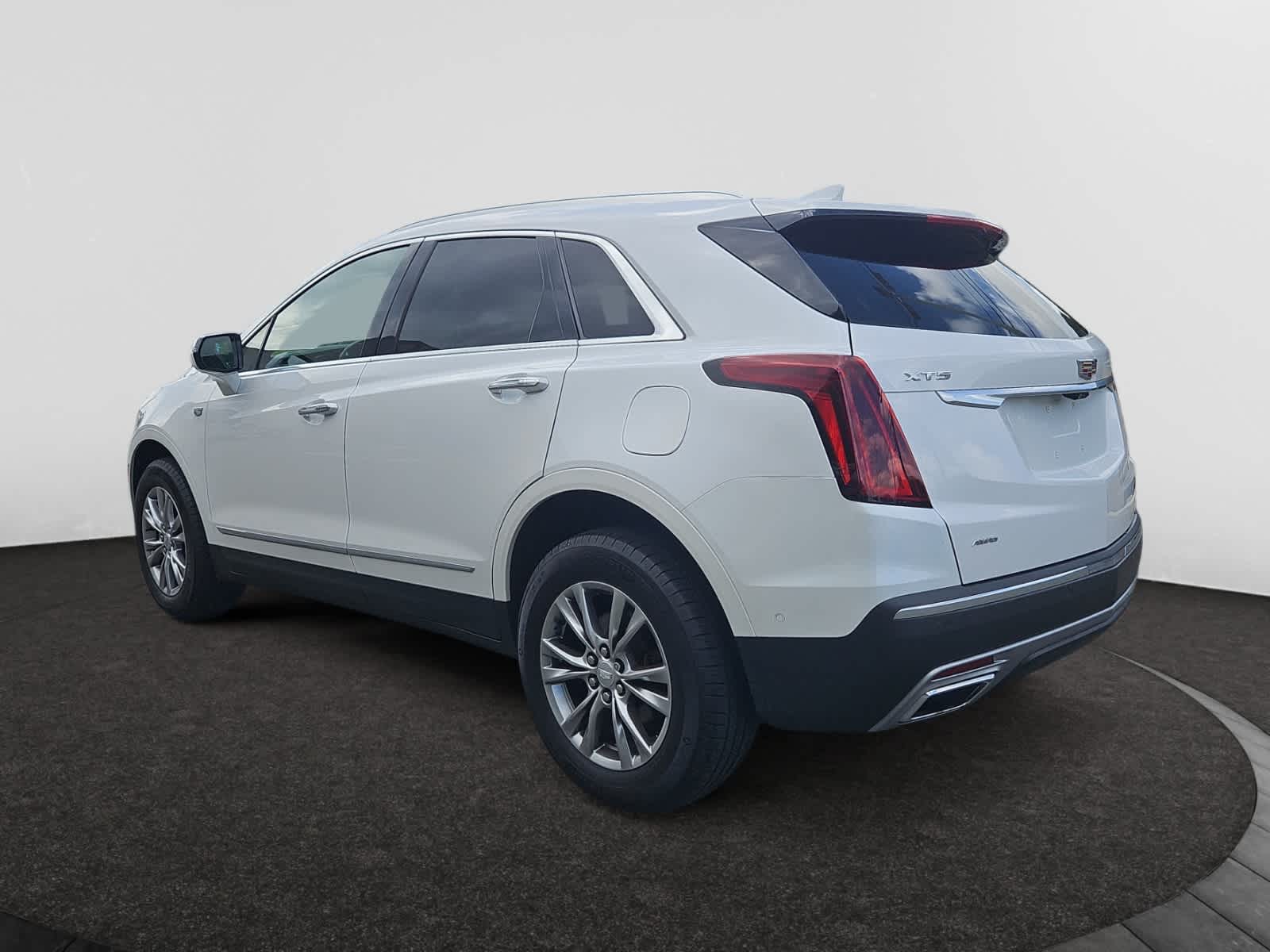 used 2023 Cadillac XT5 car, priced at $33,788