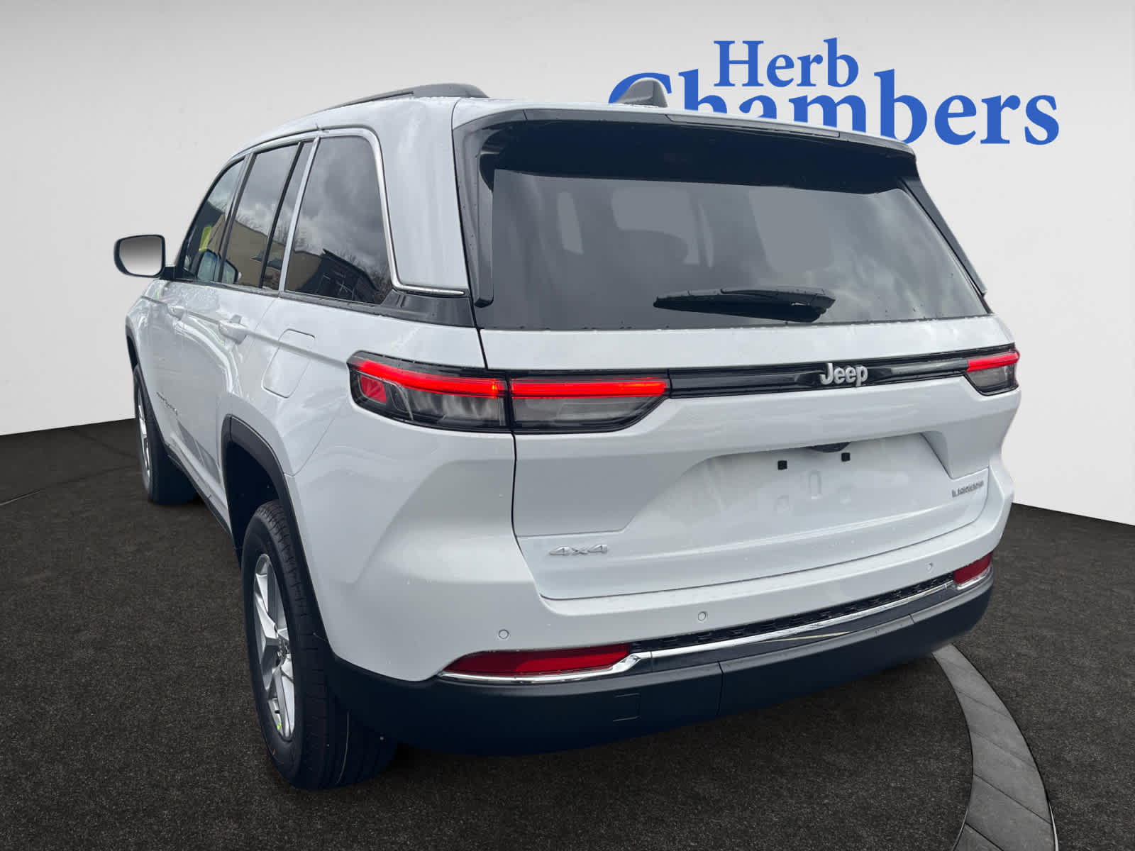 new 2025 Jeep Grand Cherokee car, priced at $37,680