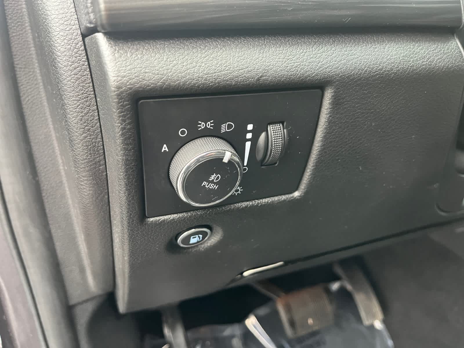 used 2021 Jeep Grand Cherokee car, priced at $22,494