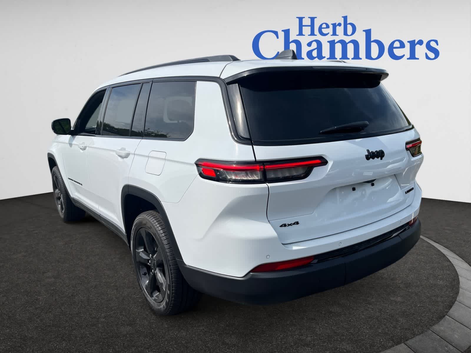 new 2025 Jeep Grand Cherokee car, priced at $52,240