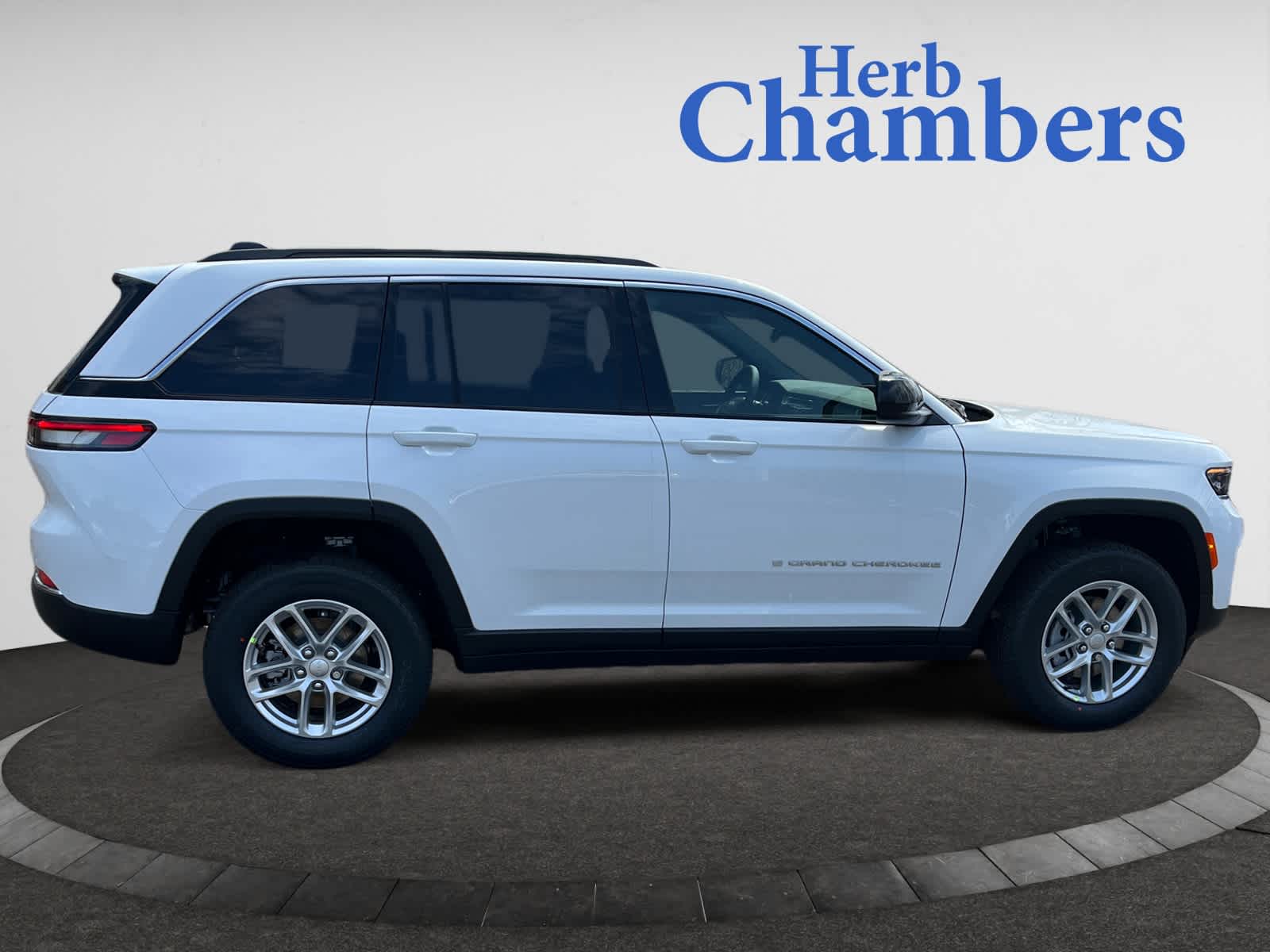 new 2025 Jeep Grand Cherokee car, priced at $41,780
