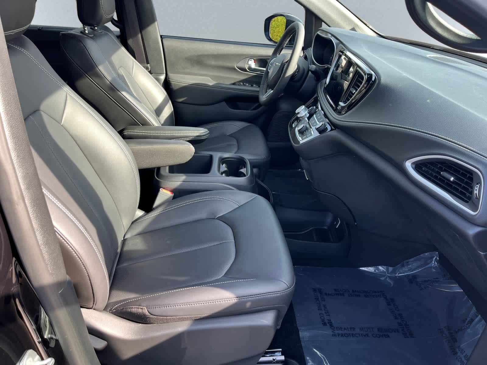 used 2025 Chrysler Pacifica car, priced at $42,216