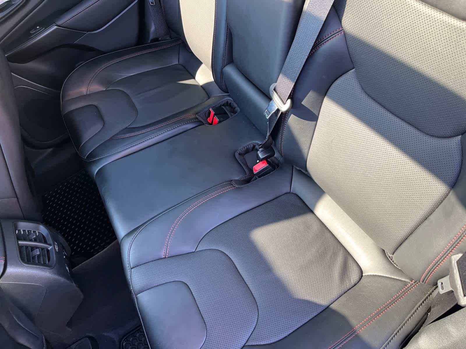 used 2023 Jeep Cherokee car, priced at $27,294