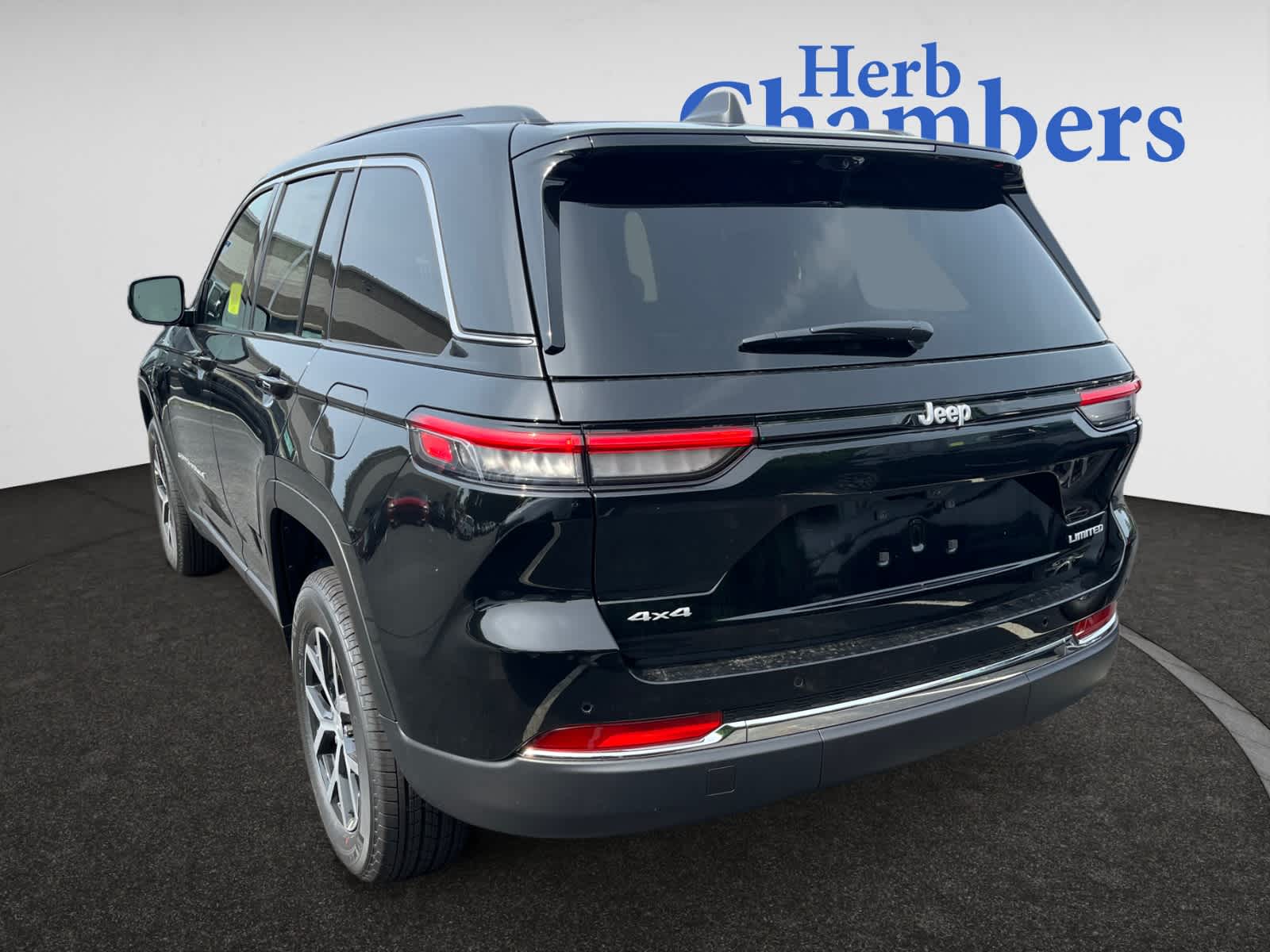 new 2025 Jeep Grand Cherokee car, priced at $52,935