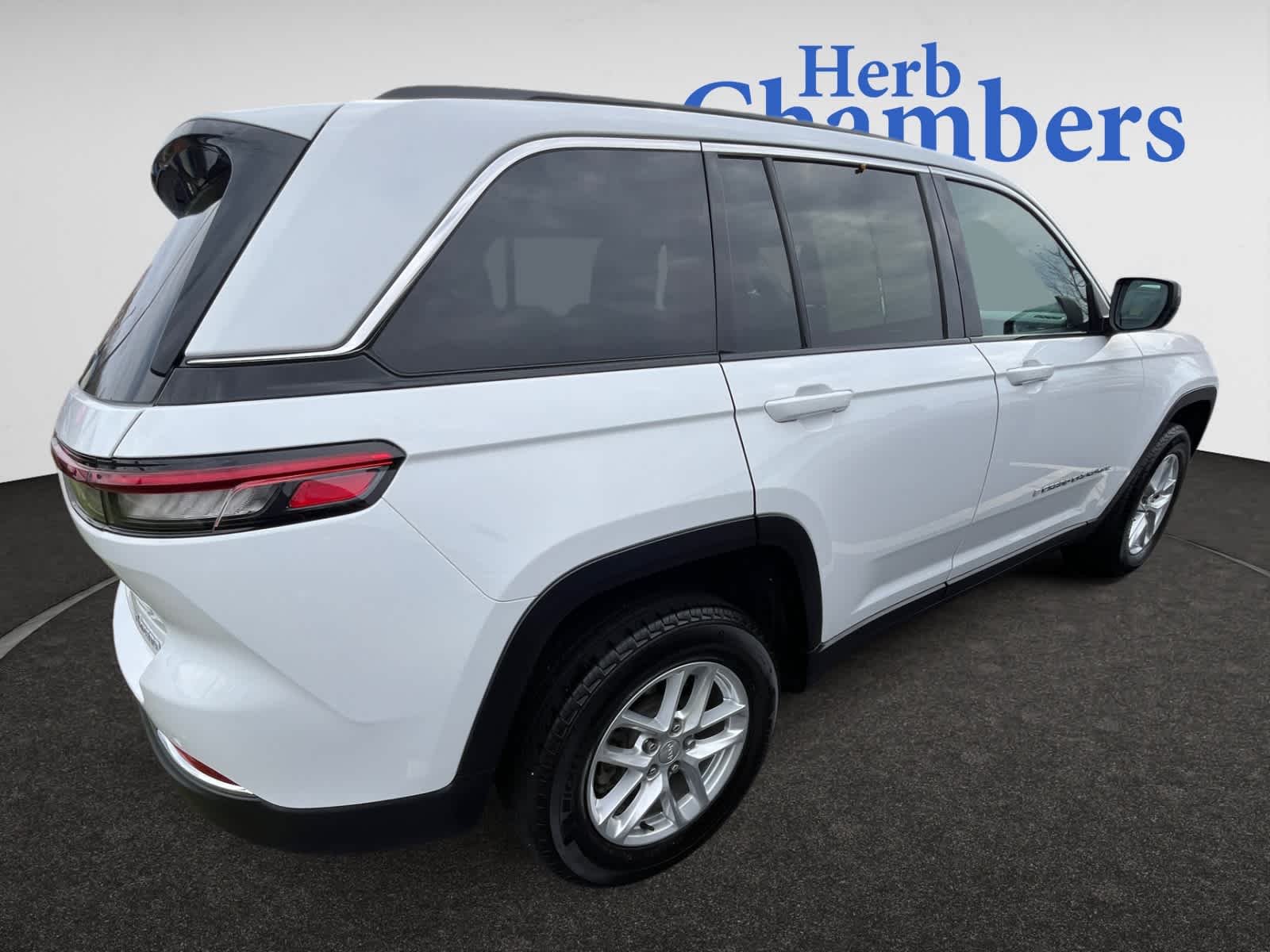 used 2024 Jeep Grand Cherokee car, priced at $32,280