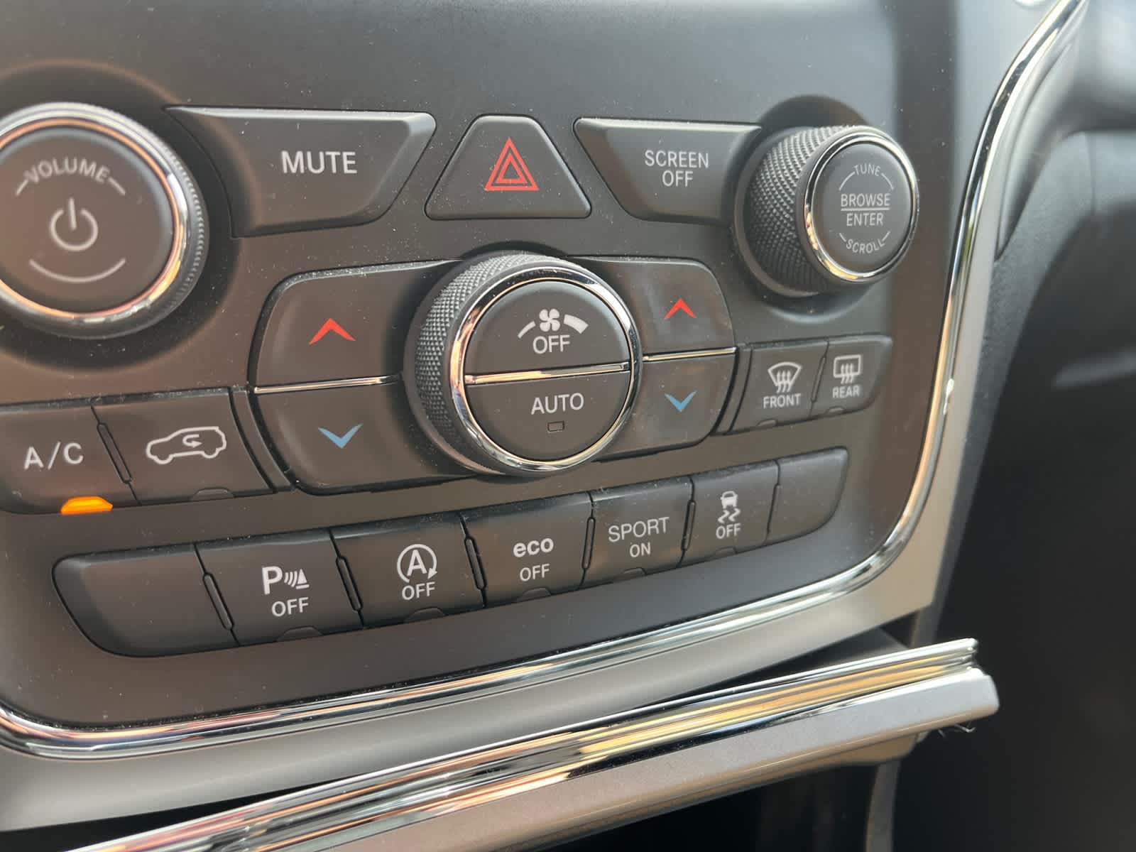 used 2021 Jeep Grand Cherokee car, priced at $21,494