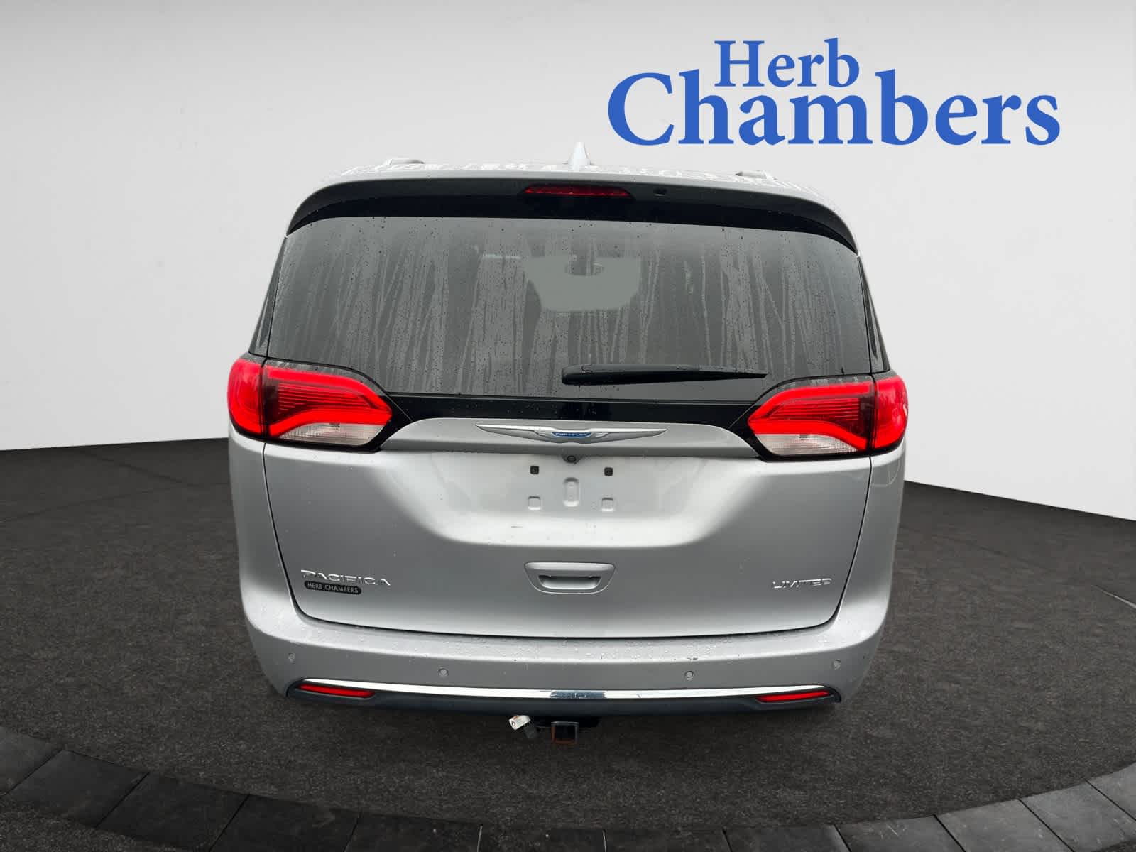 used 2018 Chrysler Pacifica car, priced at $17,371