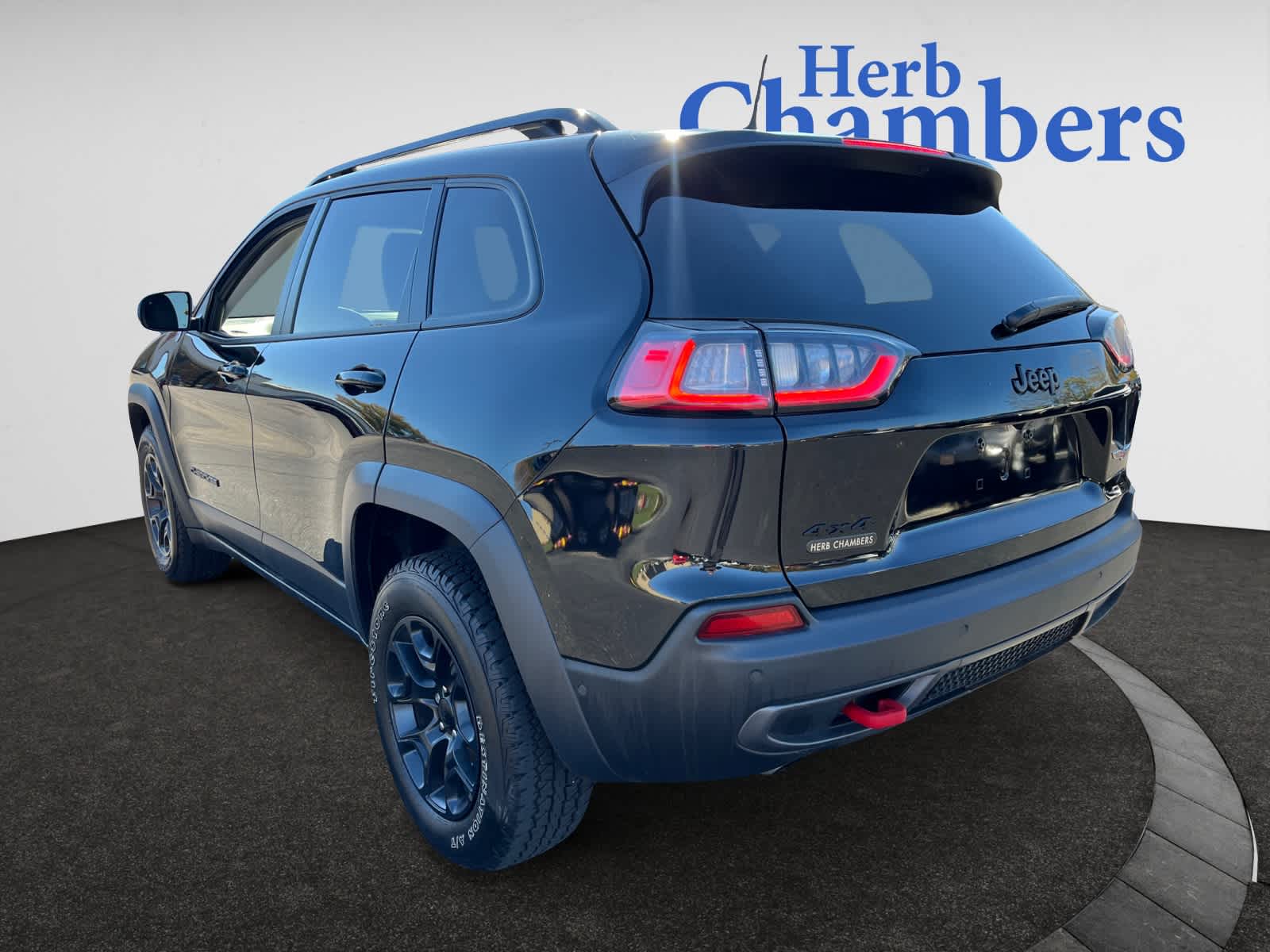 used 2023 Jeep Cherokee car, priced at $27,294