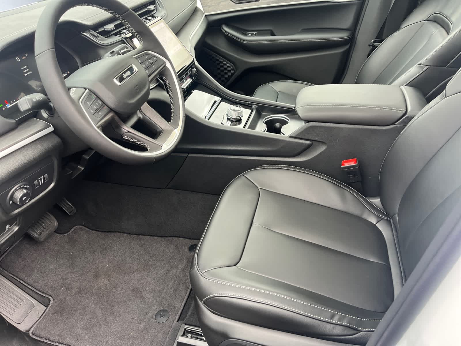 new 2025 Jeep Grand Cherokee car, priced at $45,315