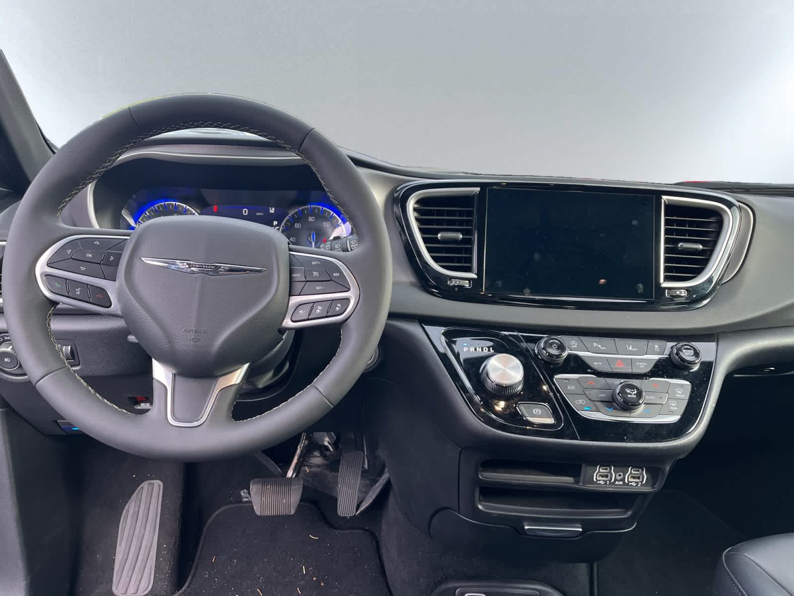 used 2025 Chrysler Pacifica car, priced at $35,874