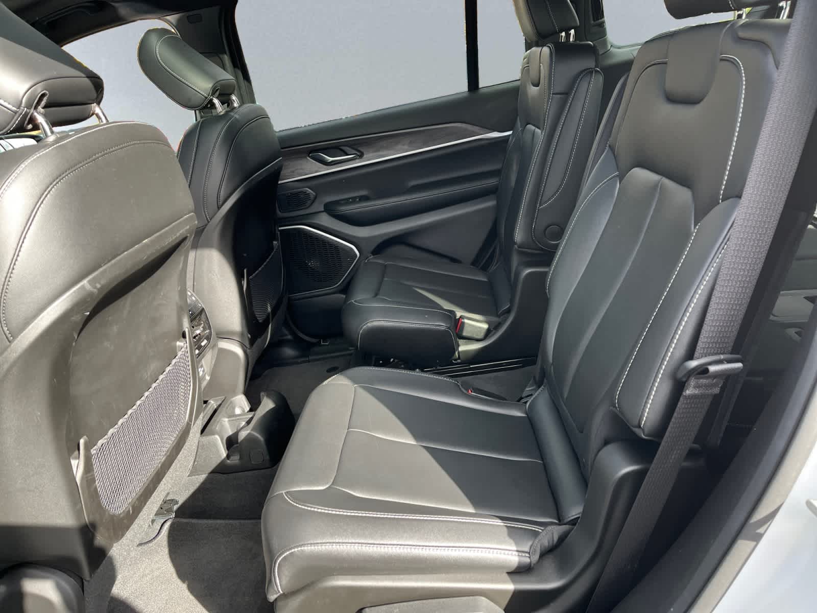 used 2024 Jeep Grand Cherokee L car, priced at $37,981