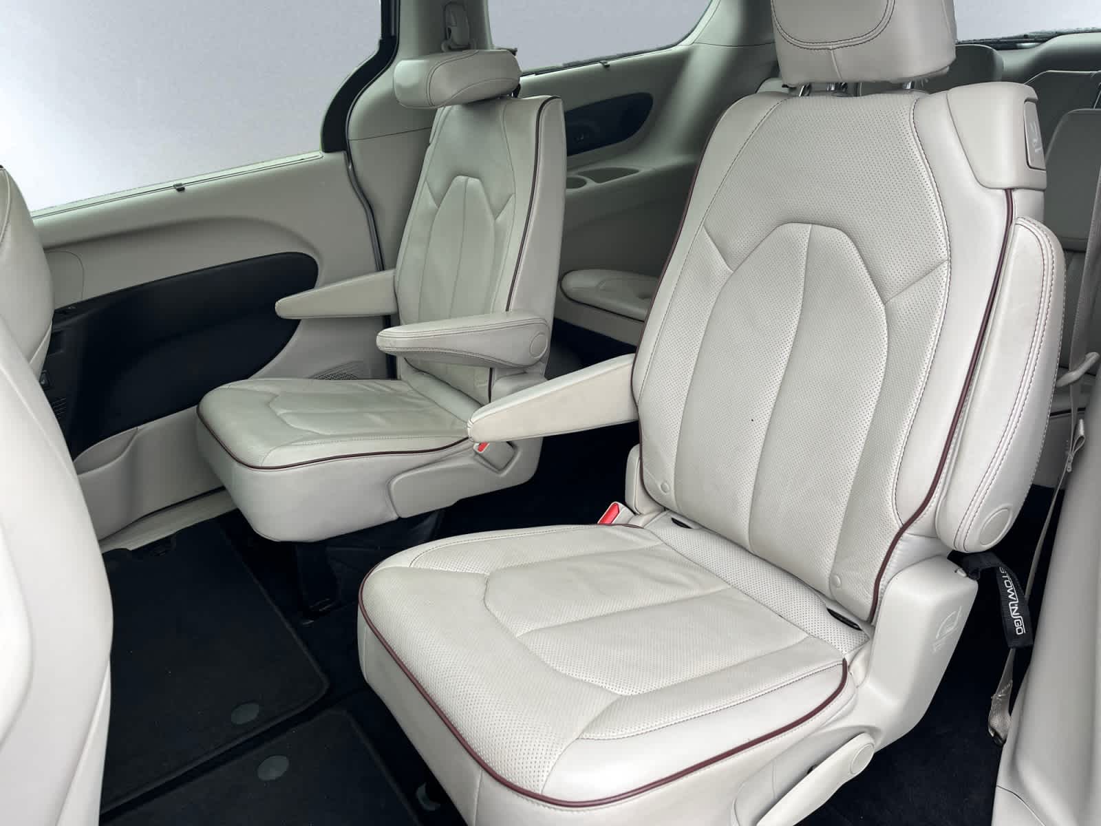 used 2018 Chrysler Pacifica car, priced at $17,371