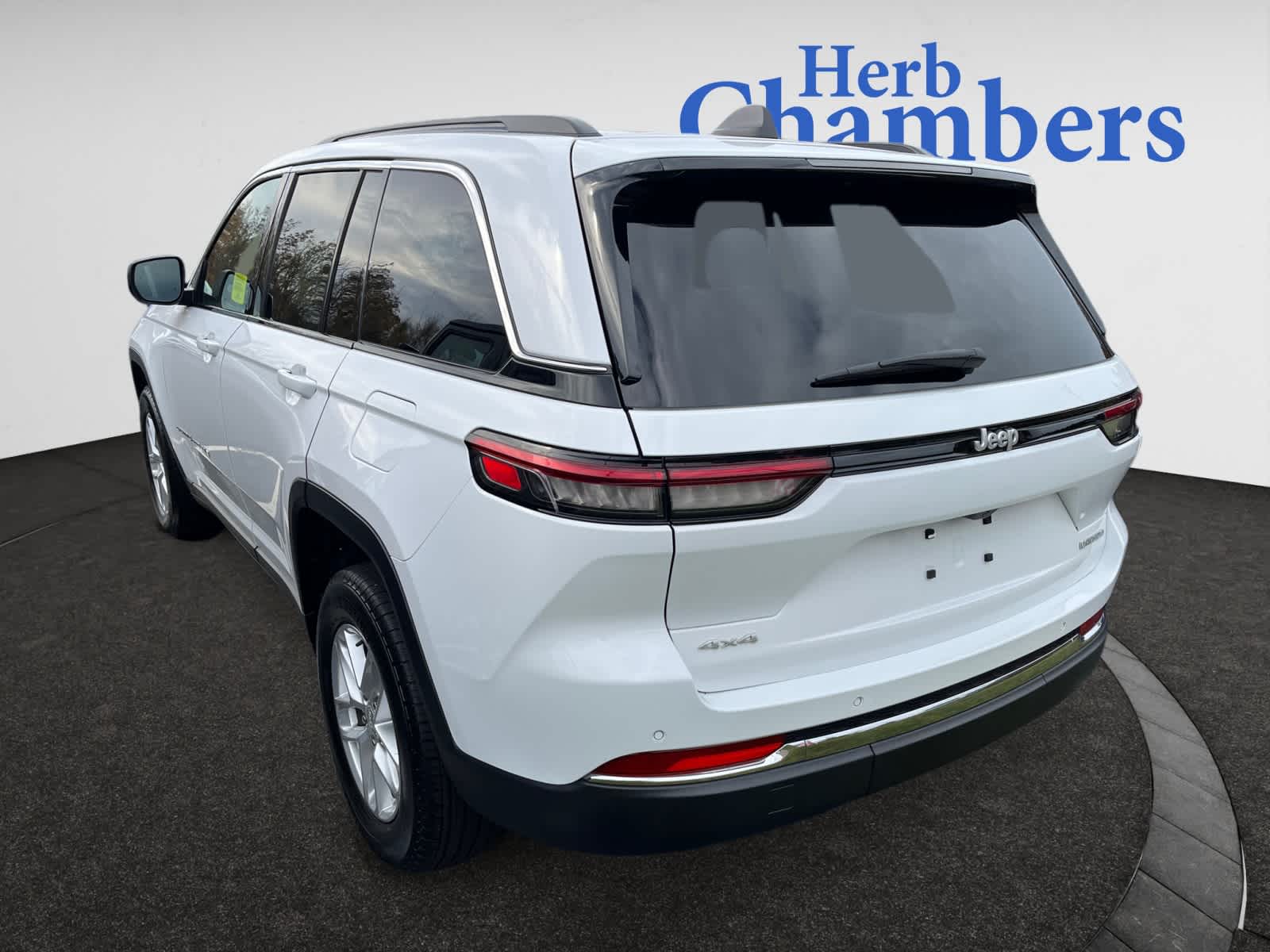 used 2024 Jeep Grand Cherokee car, priced at $32,280