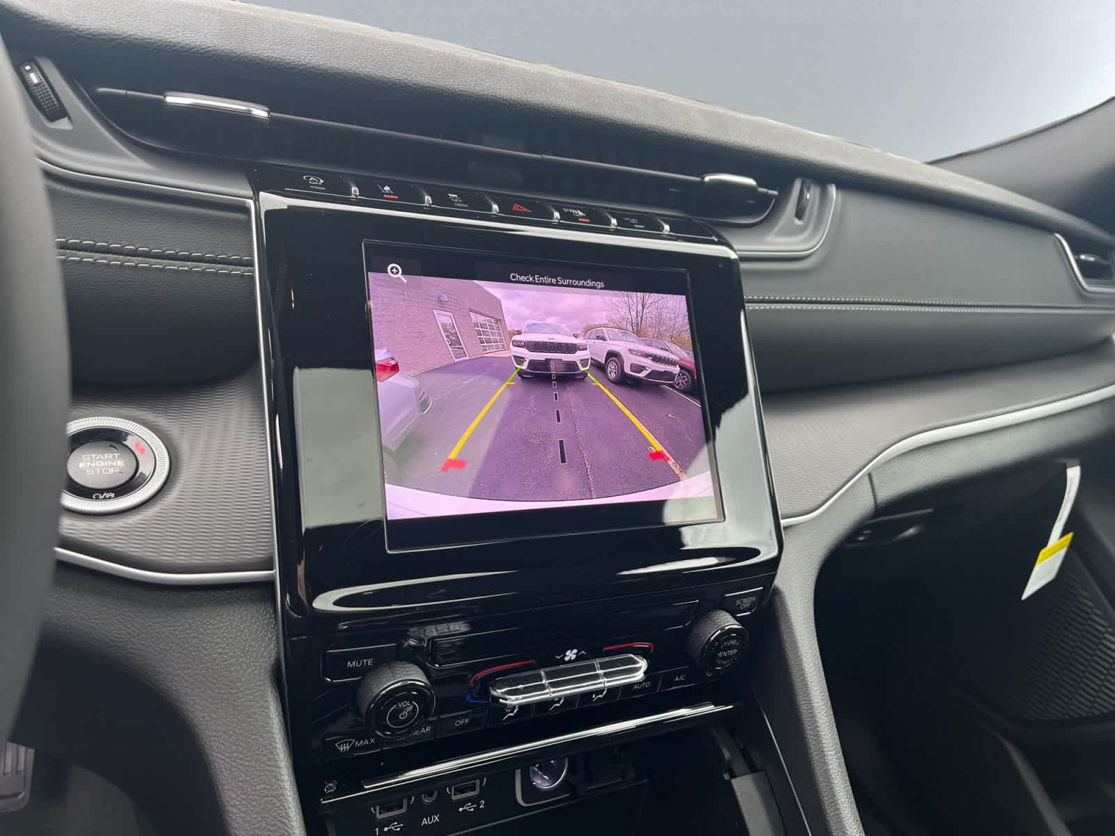 new 2025 Jeep Grand Cherokee car, priced at $37,680