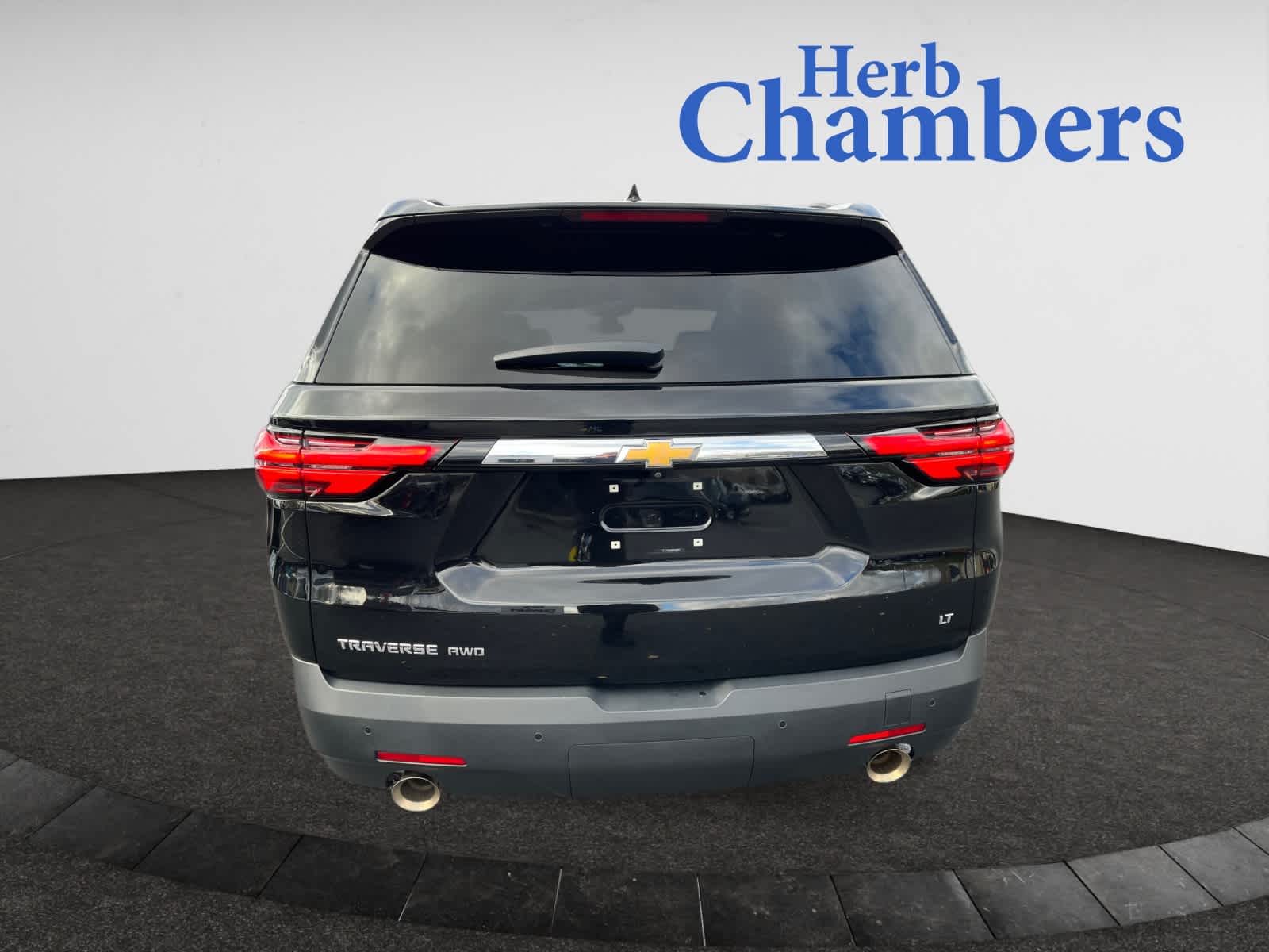 used 2022 Chevrolet Traverse car, priced at $33,328