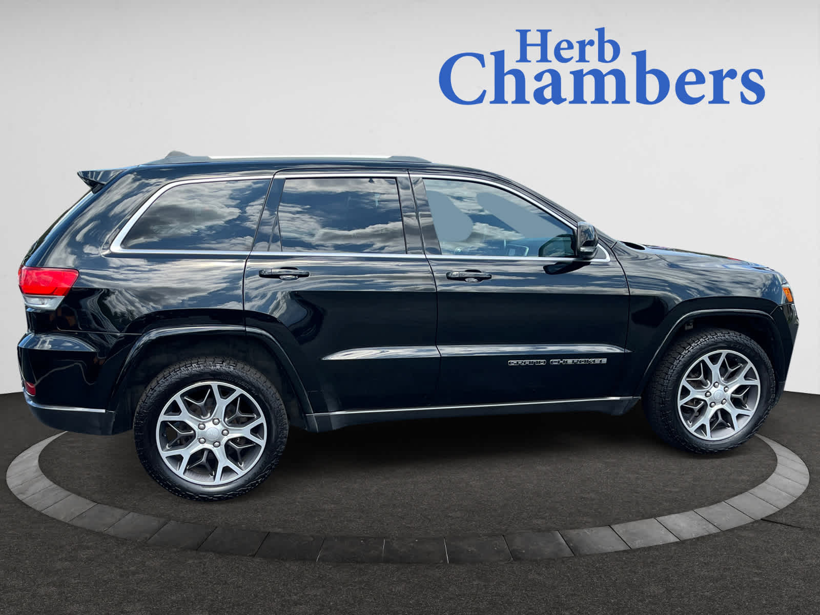 used 2018 Jeep Grand Cherokee car, priced at $14,987