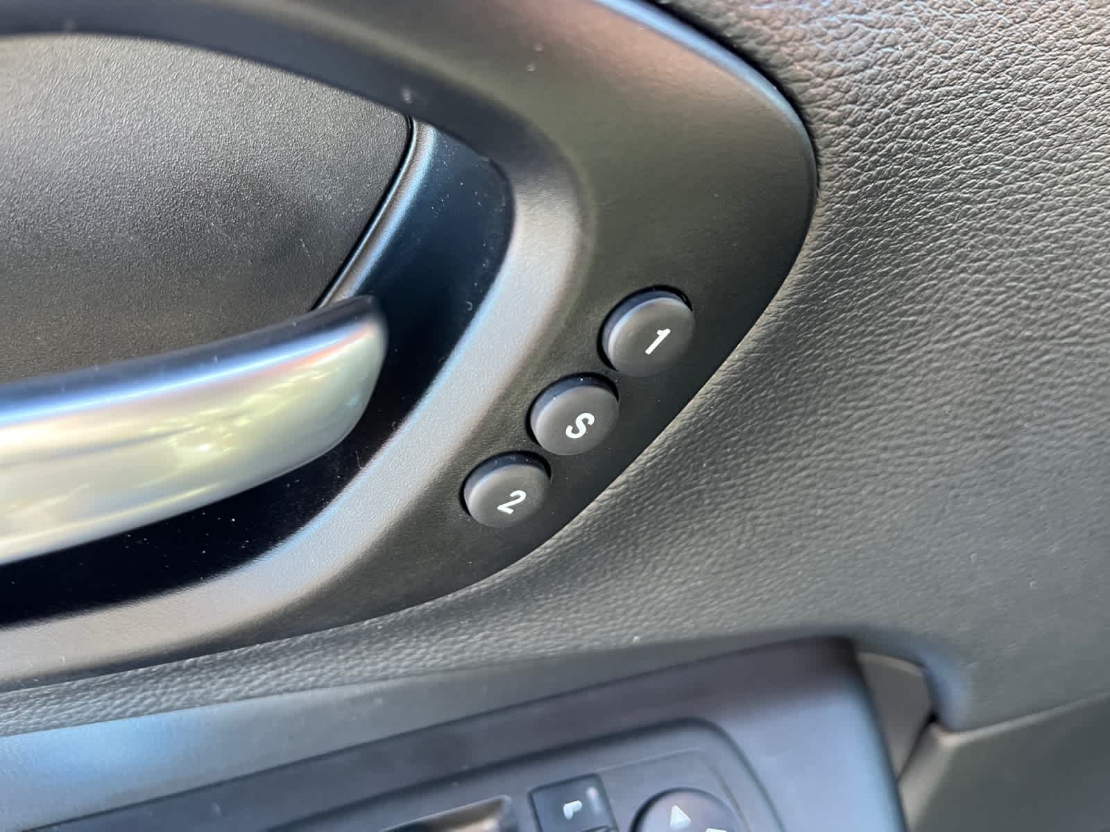 used 2023 Jeep Cherokee car, priced at $27,294
