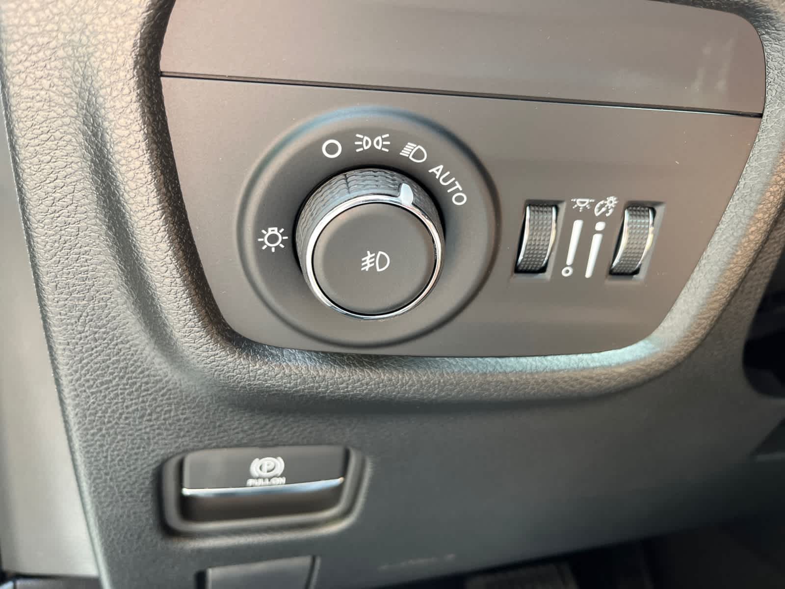 new 2025 Jeep Grand Cherokee car, priced at $52,140