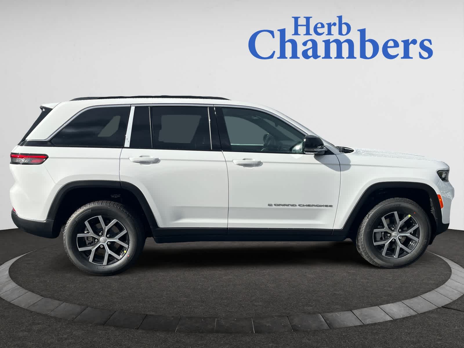 new 2025 Jeep Grand Cherokee car, priced at $45,315