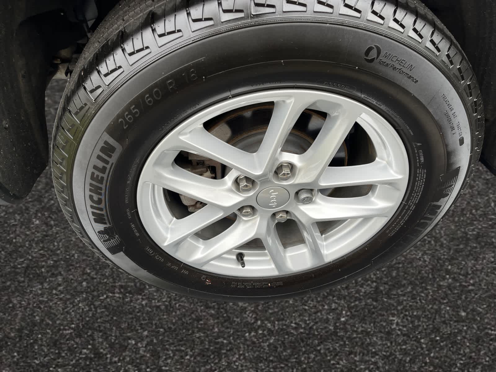 used 2024 Jeep Grand Cherokee car, priced at $32,280