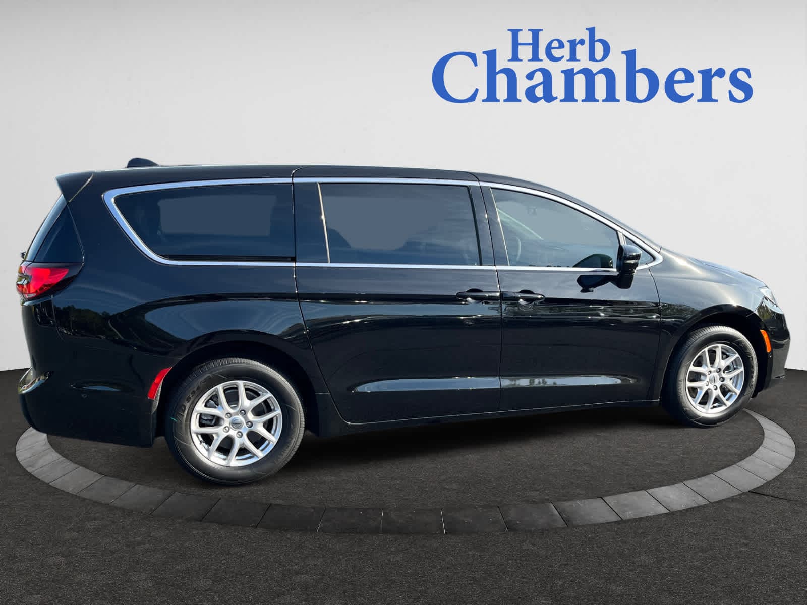 used 2025 Chrysler Pacifica car, priced at $42,216