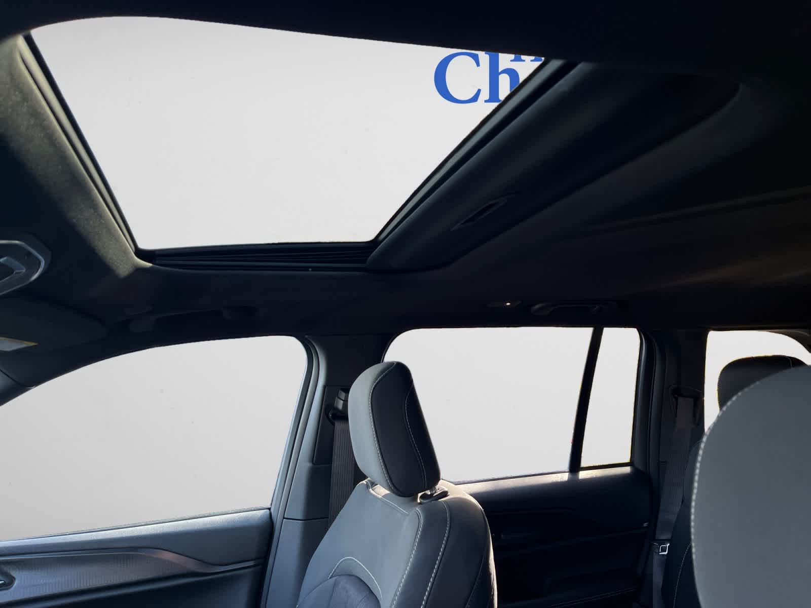 new 2025 Jeep Grand Cherokee car, priced at $38,275