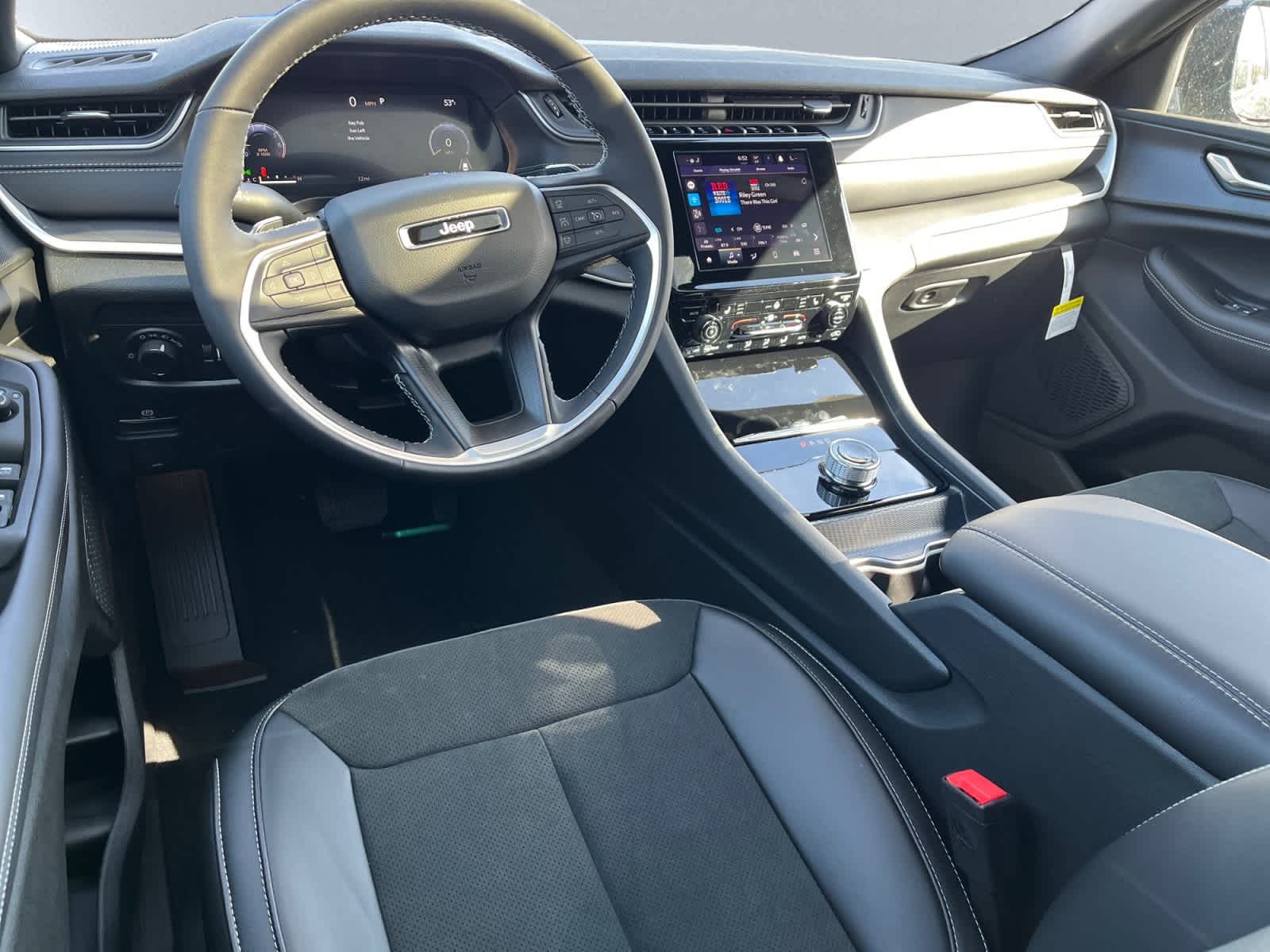 new 2025 Jeep Grand Cherokee car, priced at $45,270