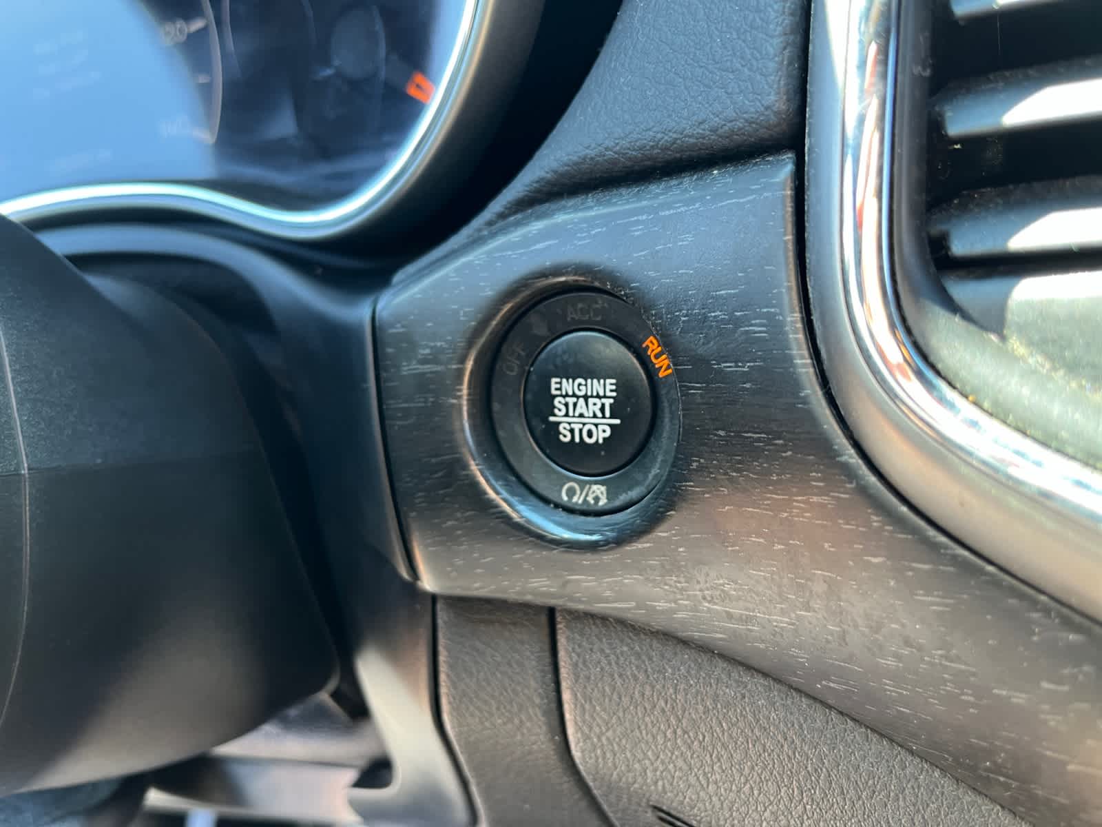 used 2018 Jeep Grand Cherokee car, priced at $14,487