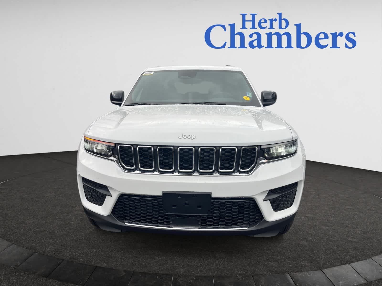 new 2025 Jeep Grand Cherokee car, priced at $37,680