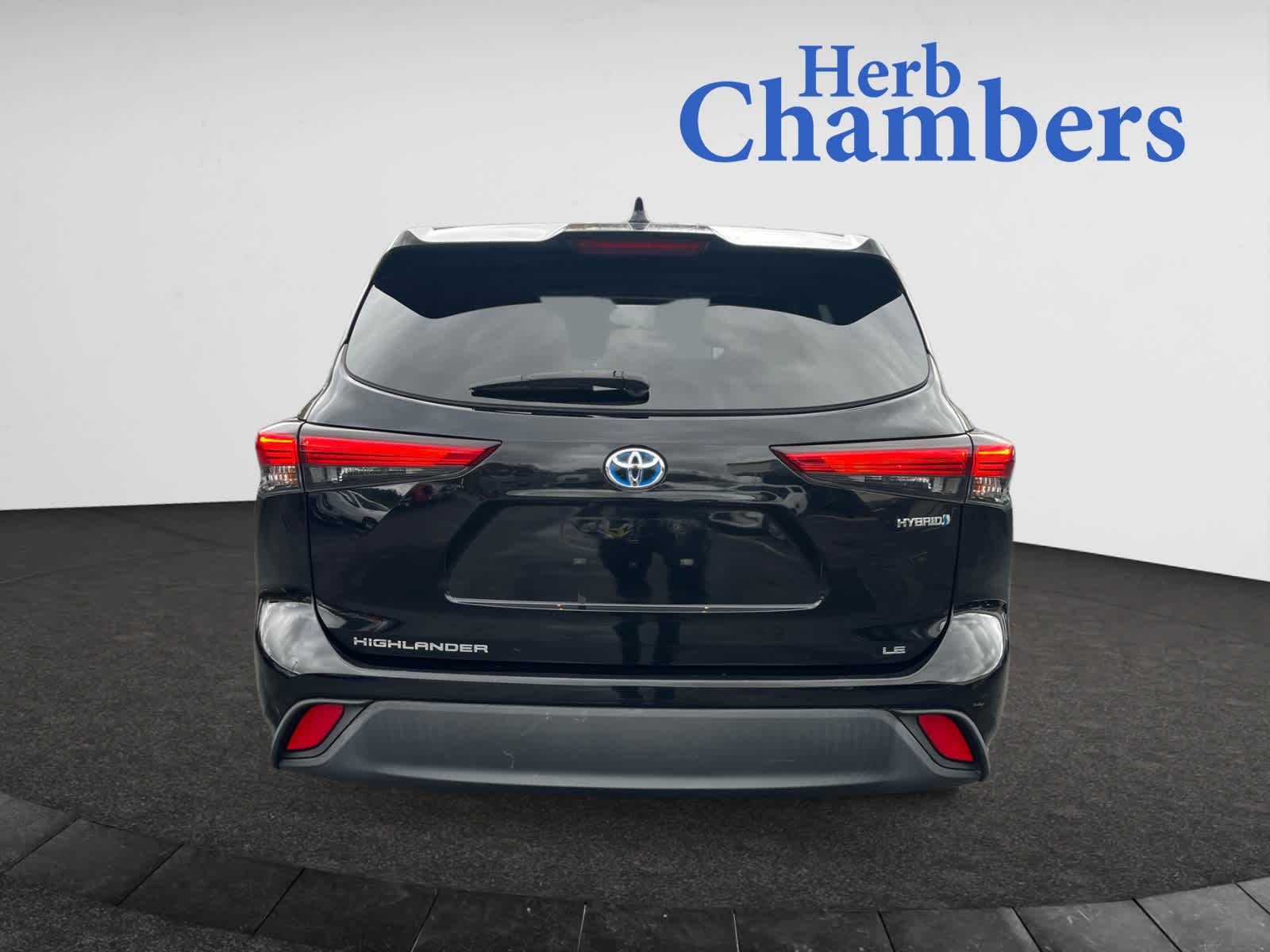 used 2020 Toyota Highlander car, priced at $26,894