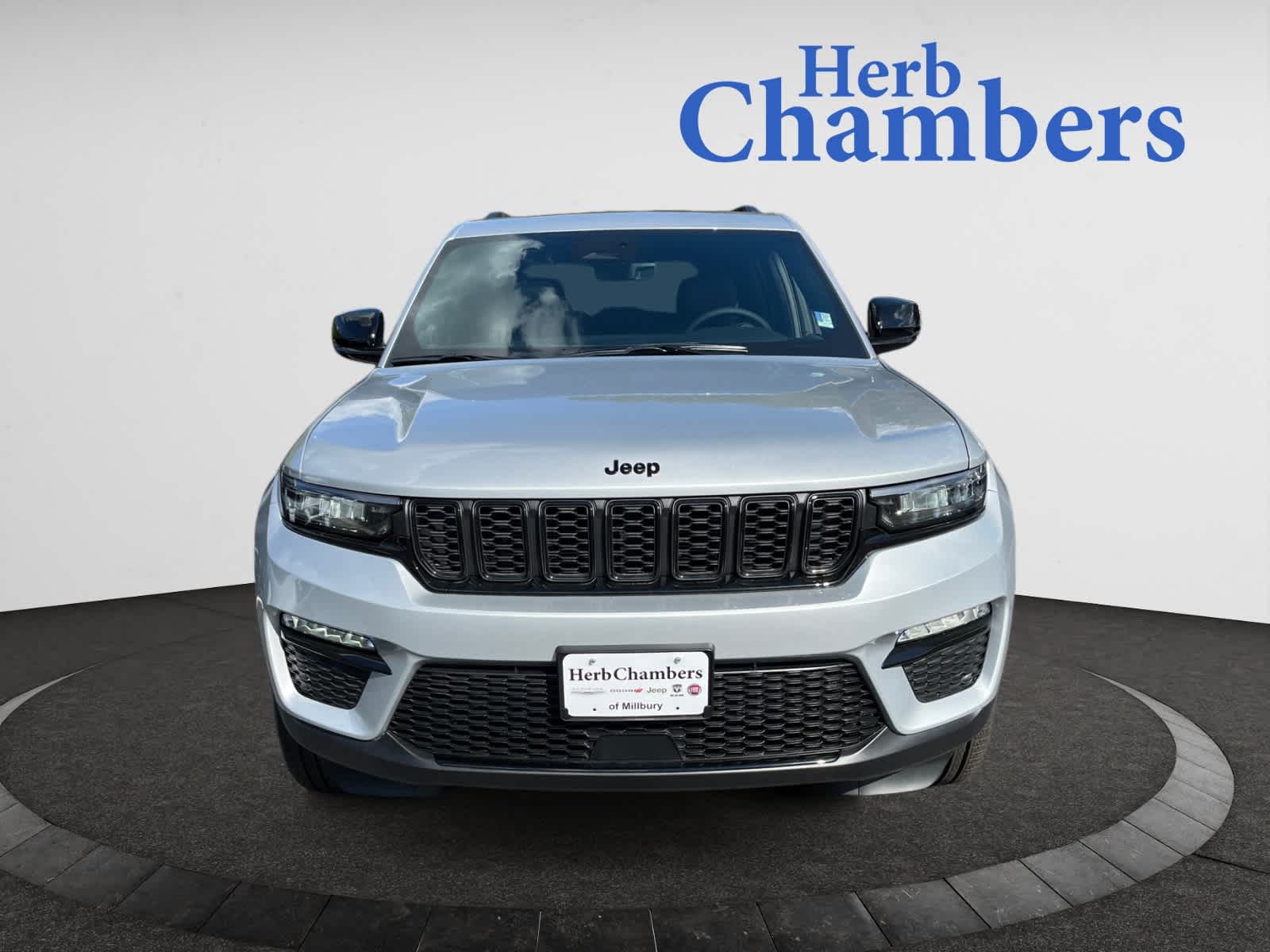 new 2025 Jeep Grand Cherokee car, priced at $50,535