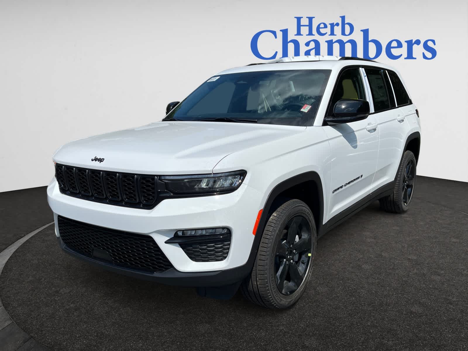 new 2025 Jeep Grand Cherokee car, priced at $52,140