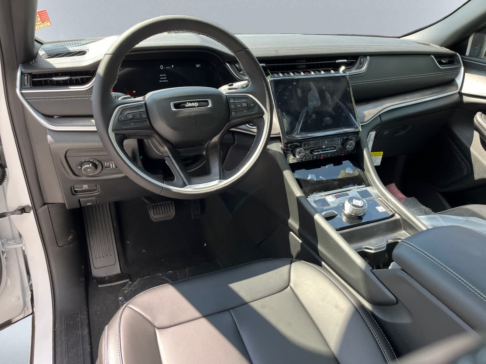 new 2025 Jeep Grand Cherokee car, priced at $52,140