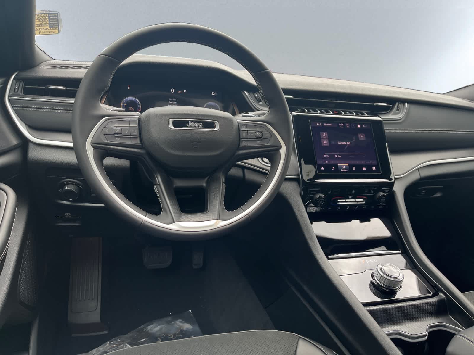 new 2025 Jeep Grand Cherokee car, priced at $43,680