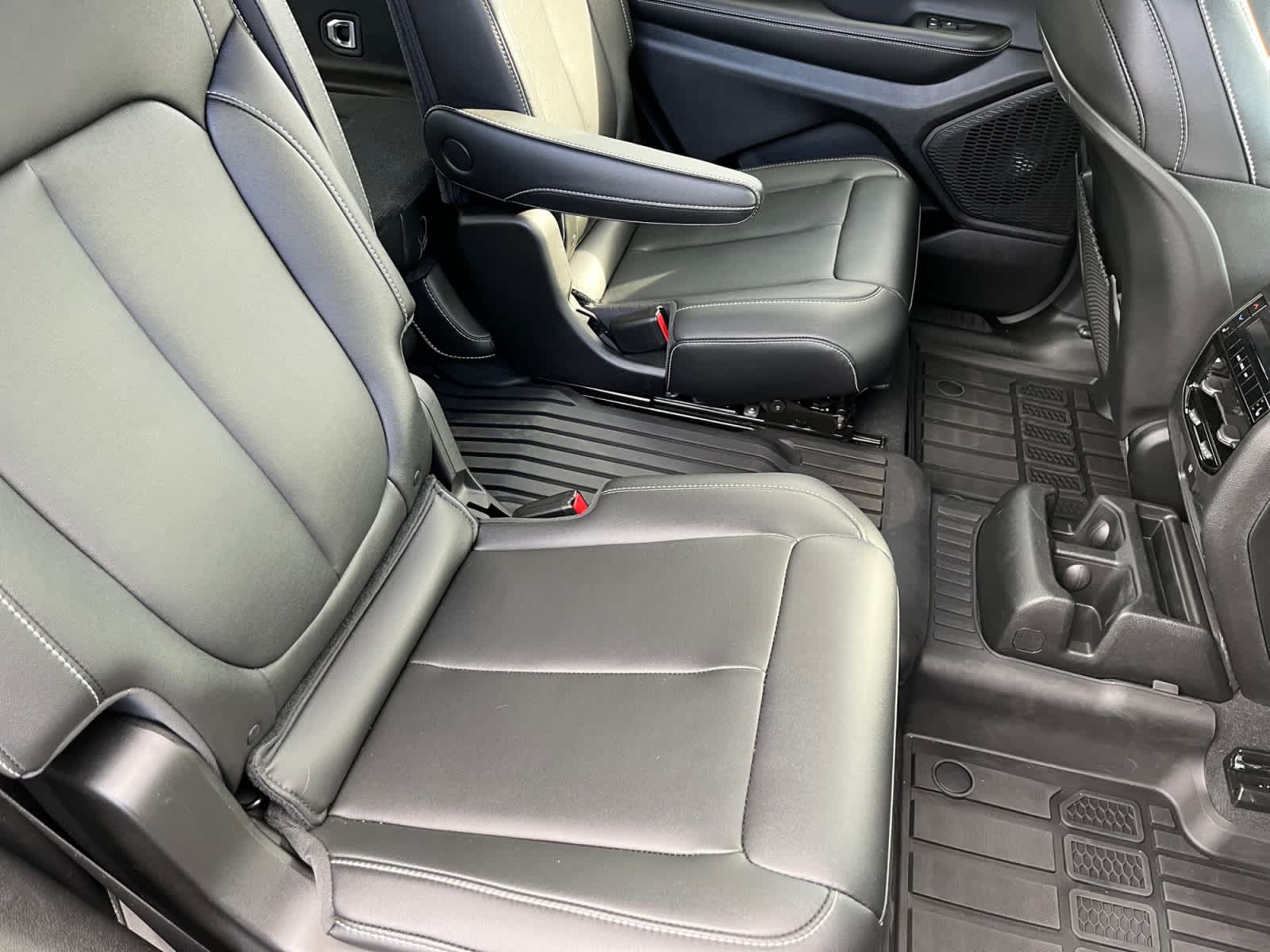 used 2025 Jeep Grand Cherokee L car, priced at $41,473