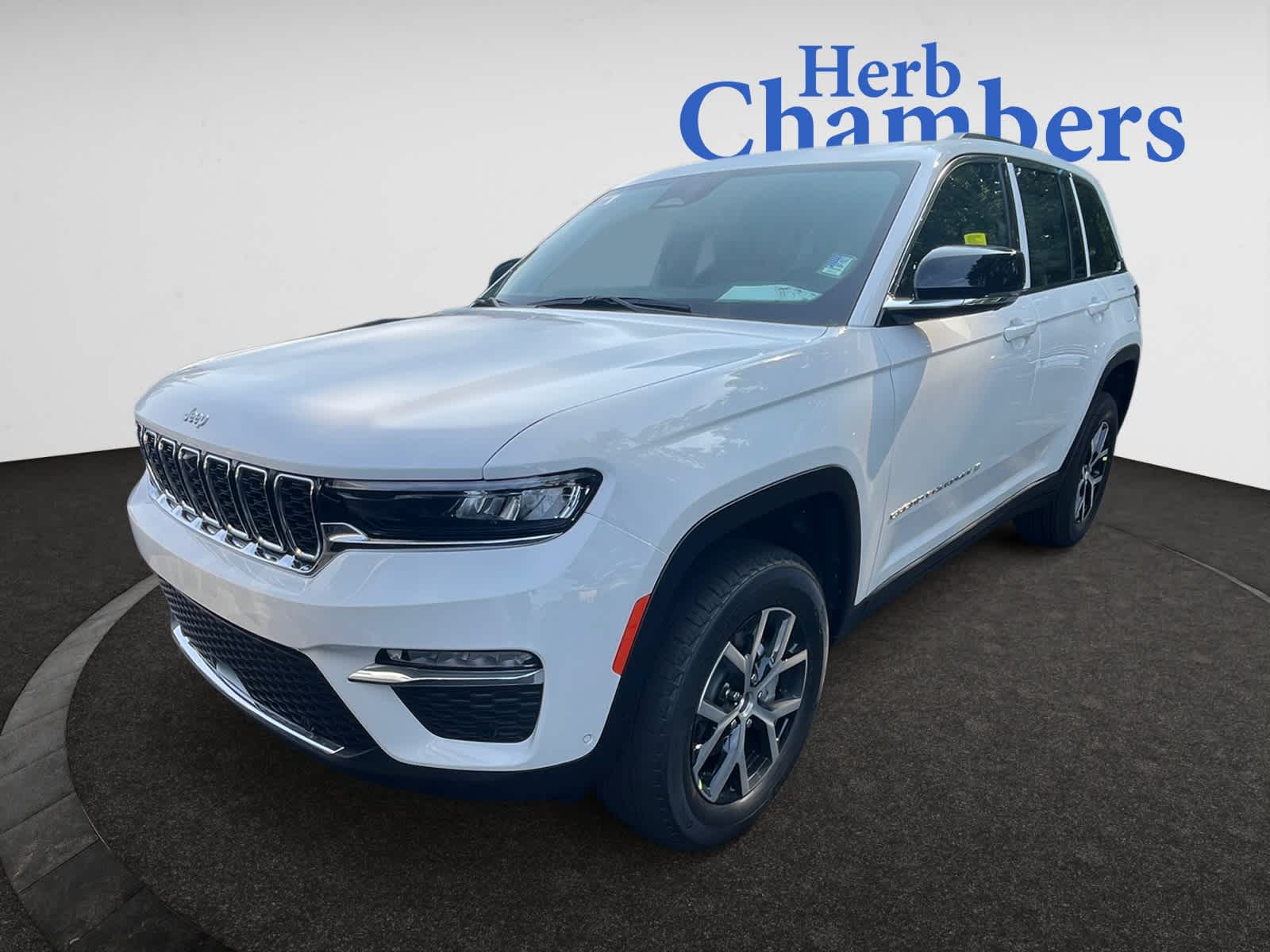 new 2025 Jeep Grand Cherokee car, priced at $52,340