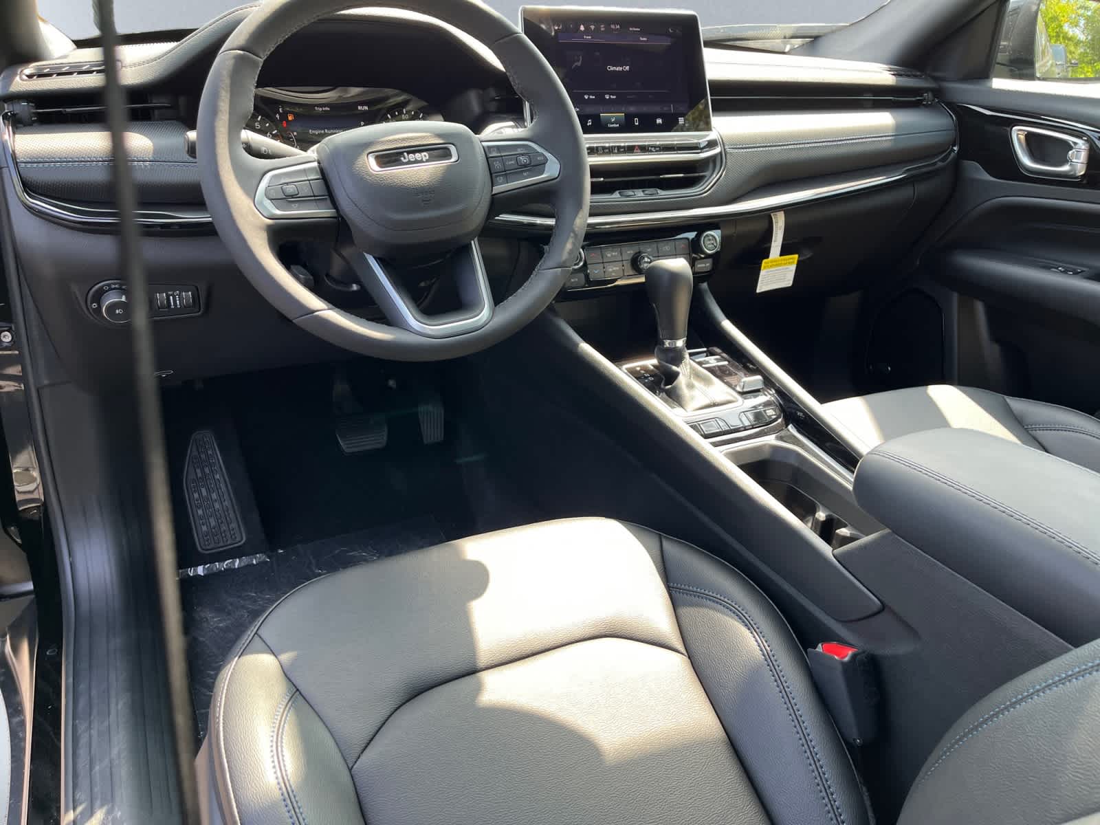 new 2025 Jeep Compass car, priced at $39,105