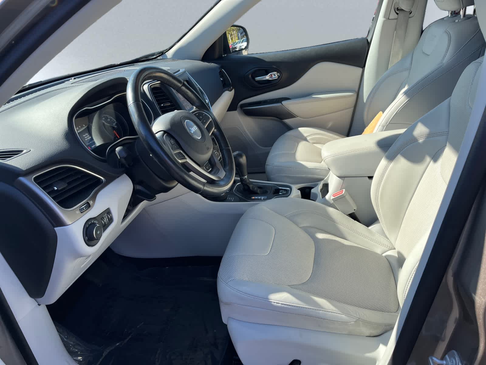 used 2021 Jeep Cherokee car, priced at $19,761