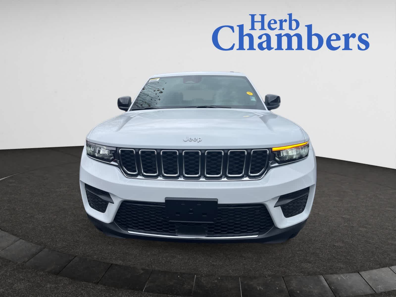 new 2025 Jeep Grand Cherokee car, priced at $39,475