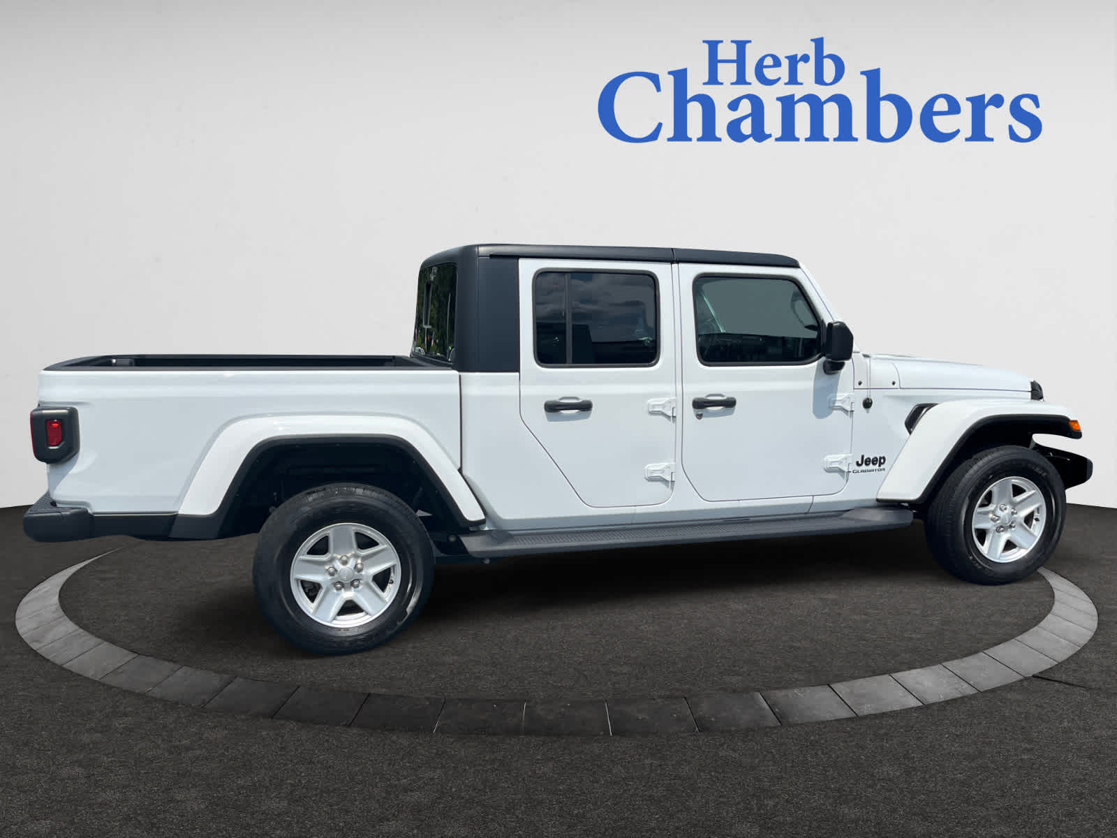 used 2022 Jeep Gladiator car, priced at $32,987