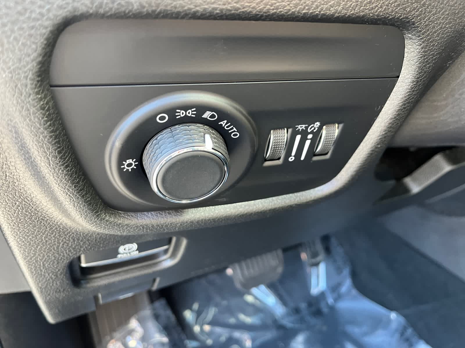 used 2022 Jeep Grand Cherokee car, priced at $30,886