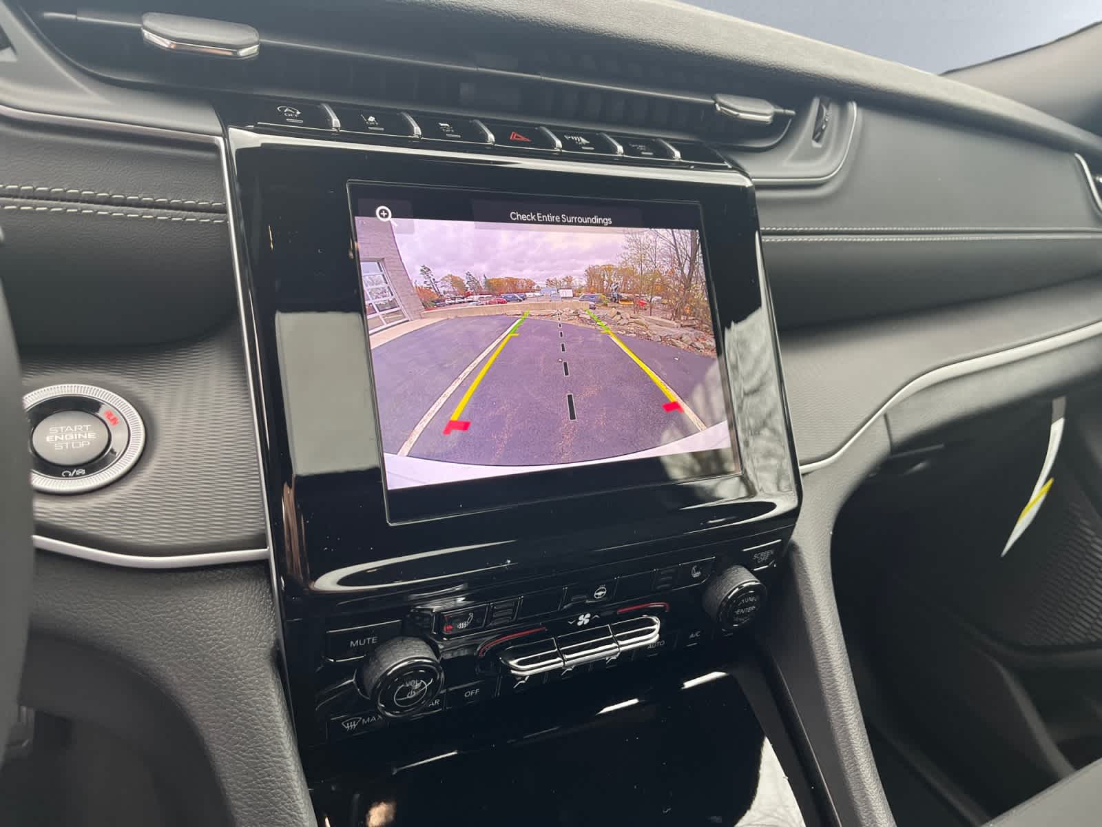 new 2025 Jeep Grand Cherokee car, priced at $39,475