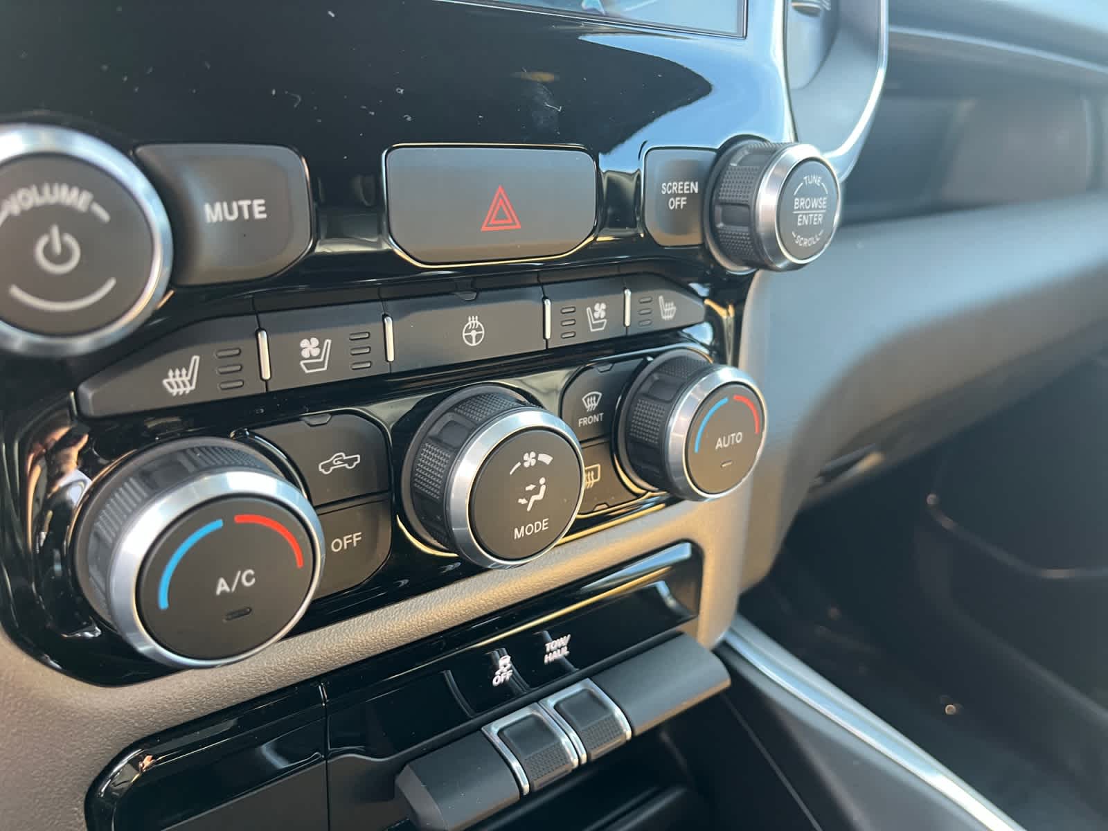 used 2024 Ram 1500 car, priced at $43,016