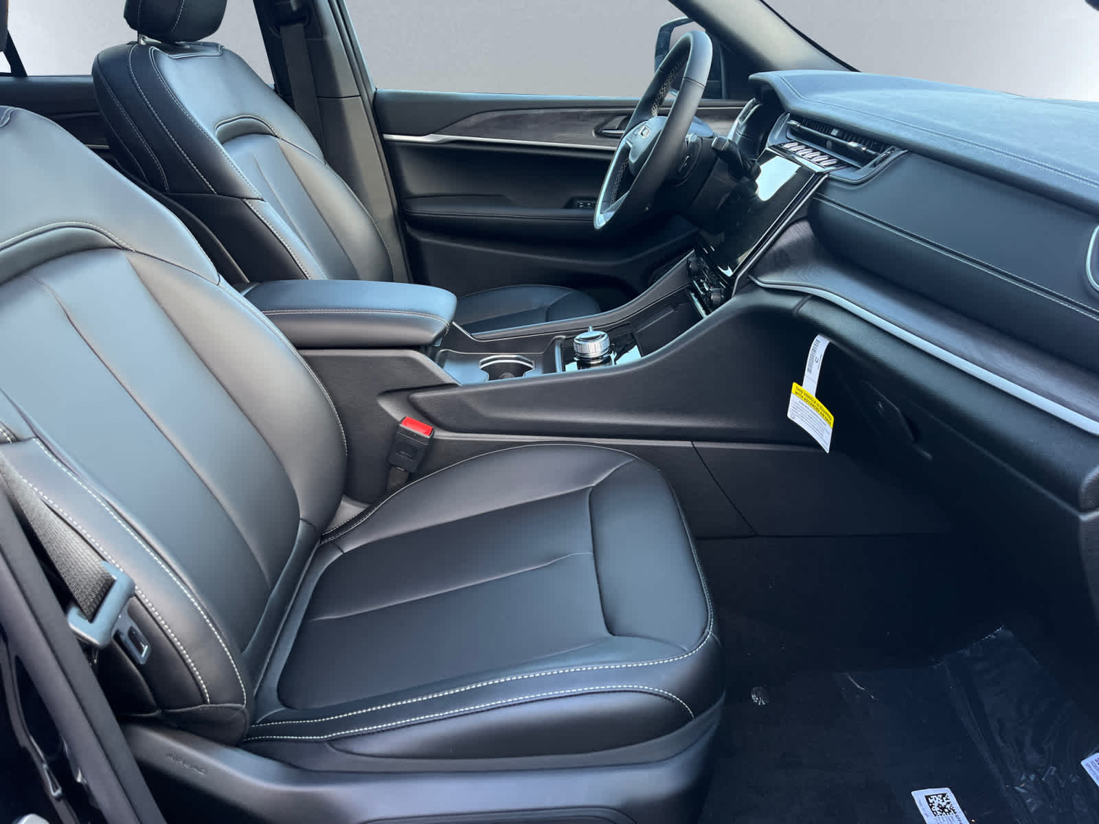 new 2025 Jeep Grand Cherokee car, priced at $49,810