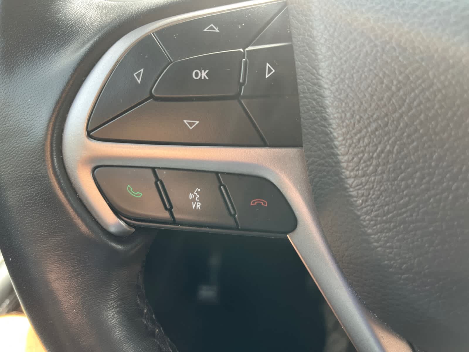 used 2021 Jeep Grand Cherokee car, priced at $21,494